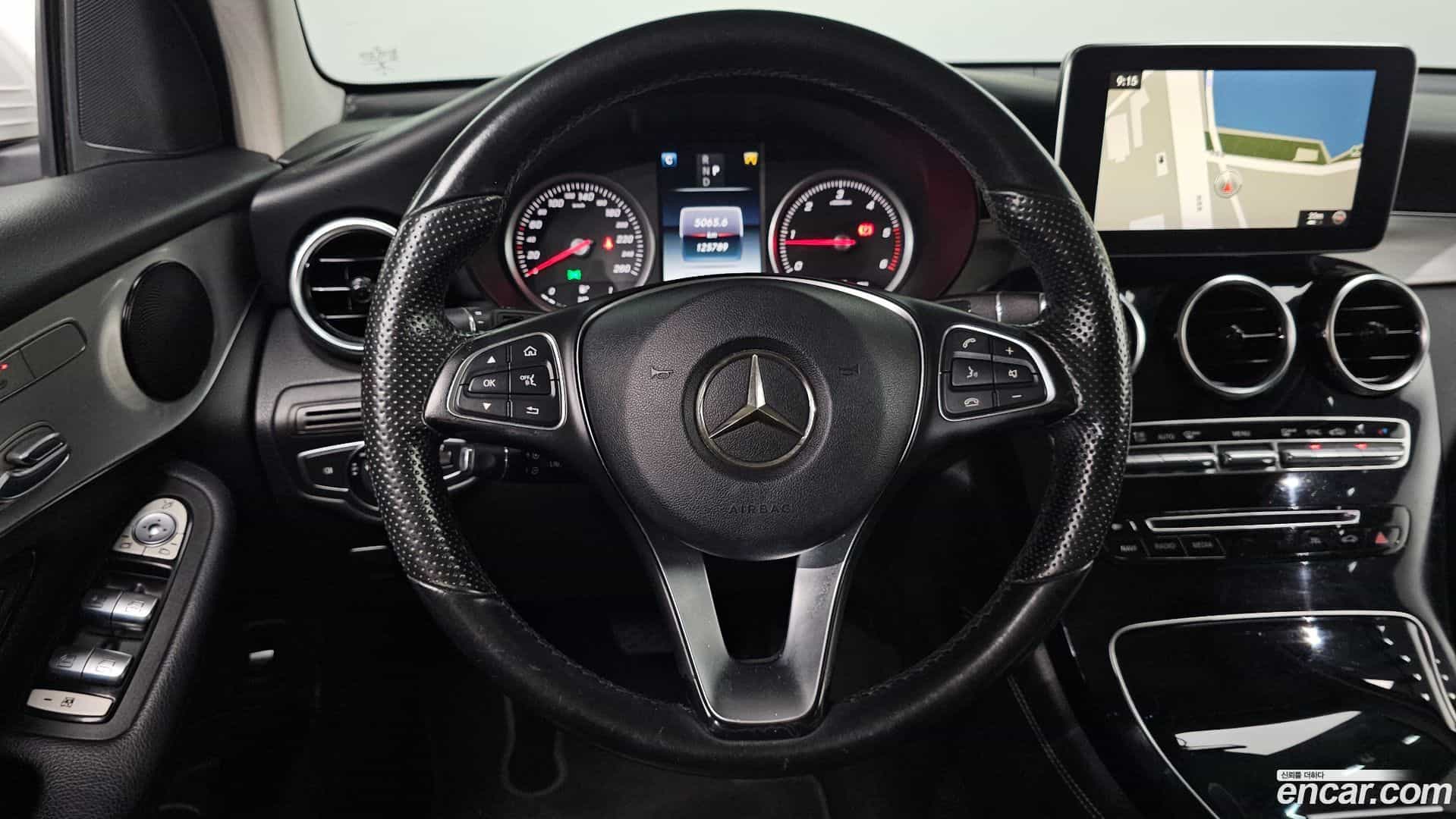 GLC-Class Mercedes-Benz 2016.6-OPTION-017