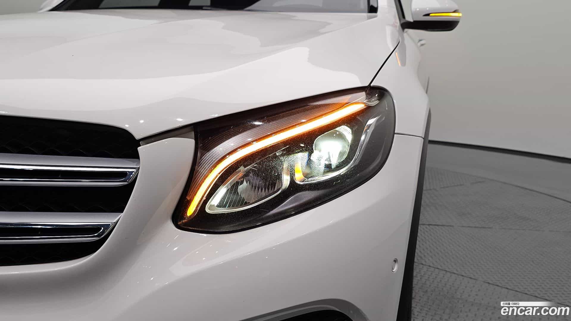 GLC-Class Mercedes-Benz 2016.6-OUTER-032