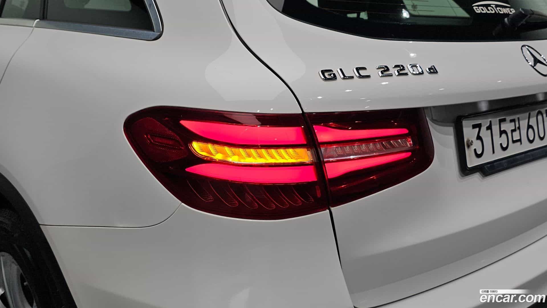 GLC-Class Mercedes-Benz 2016.6-OUTER-033