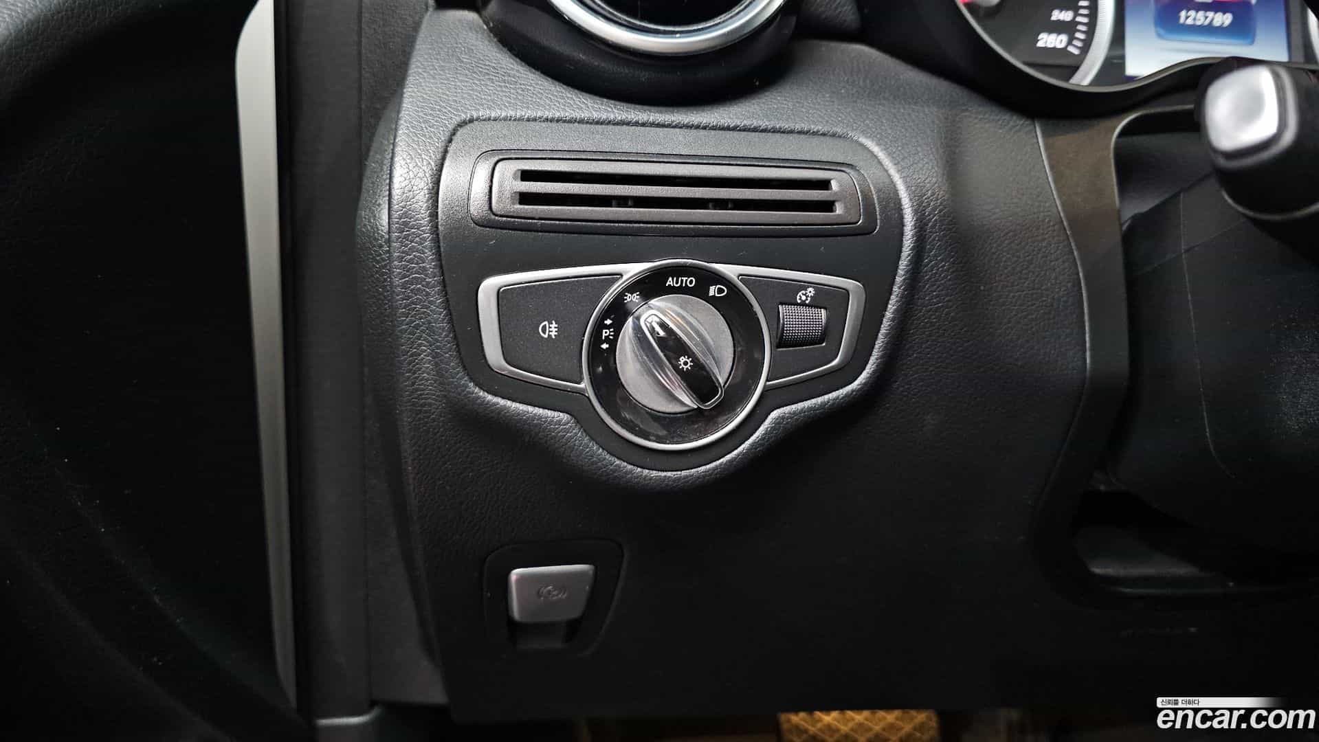 GLC-Class Mercedes-Benz 2016.6-OPTION-040
