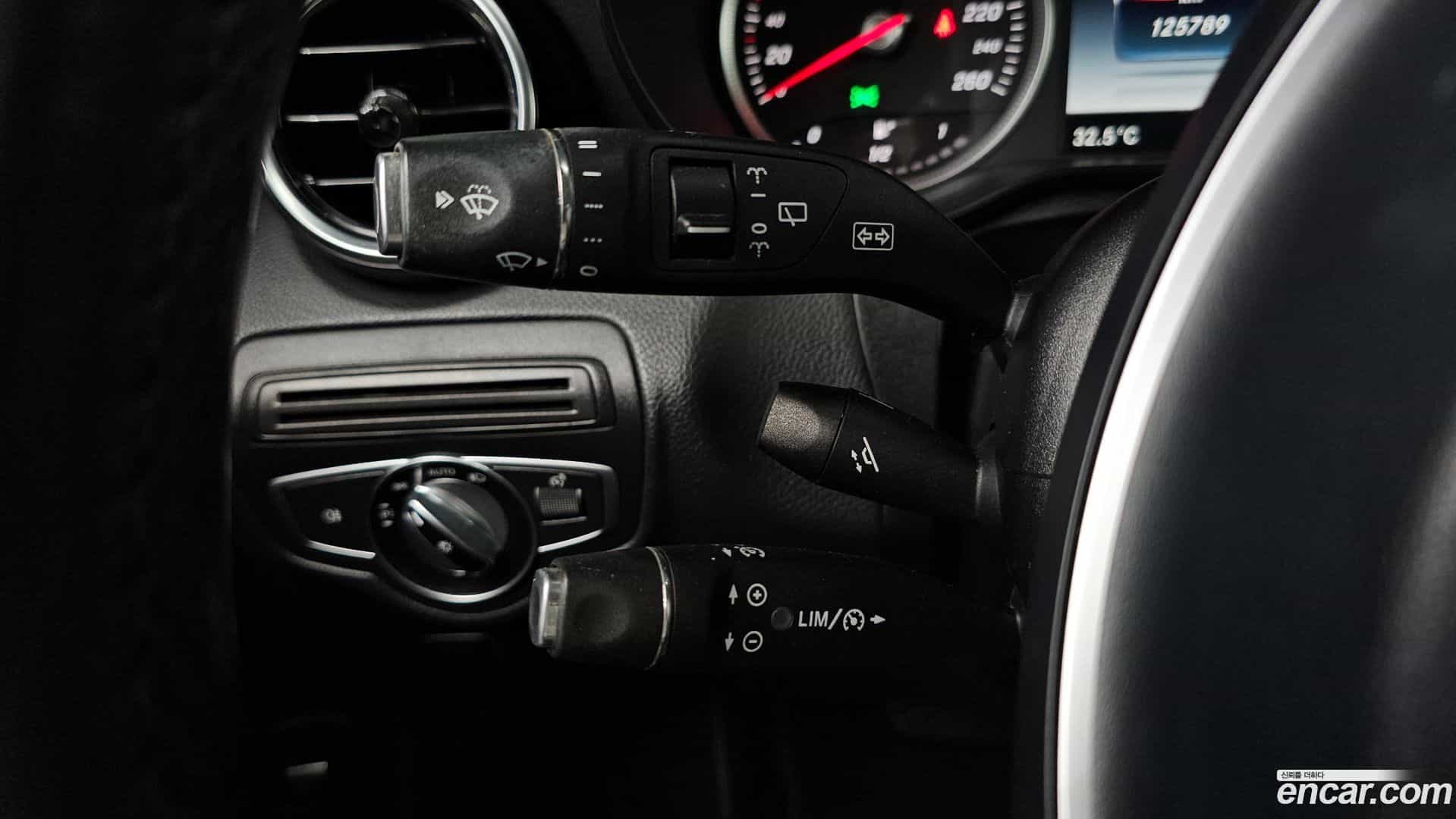 GLC-Class Mercedes-Benz 2016.6-OPTION-041