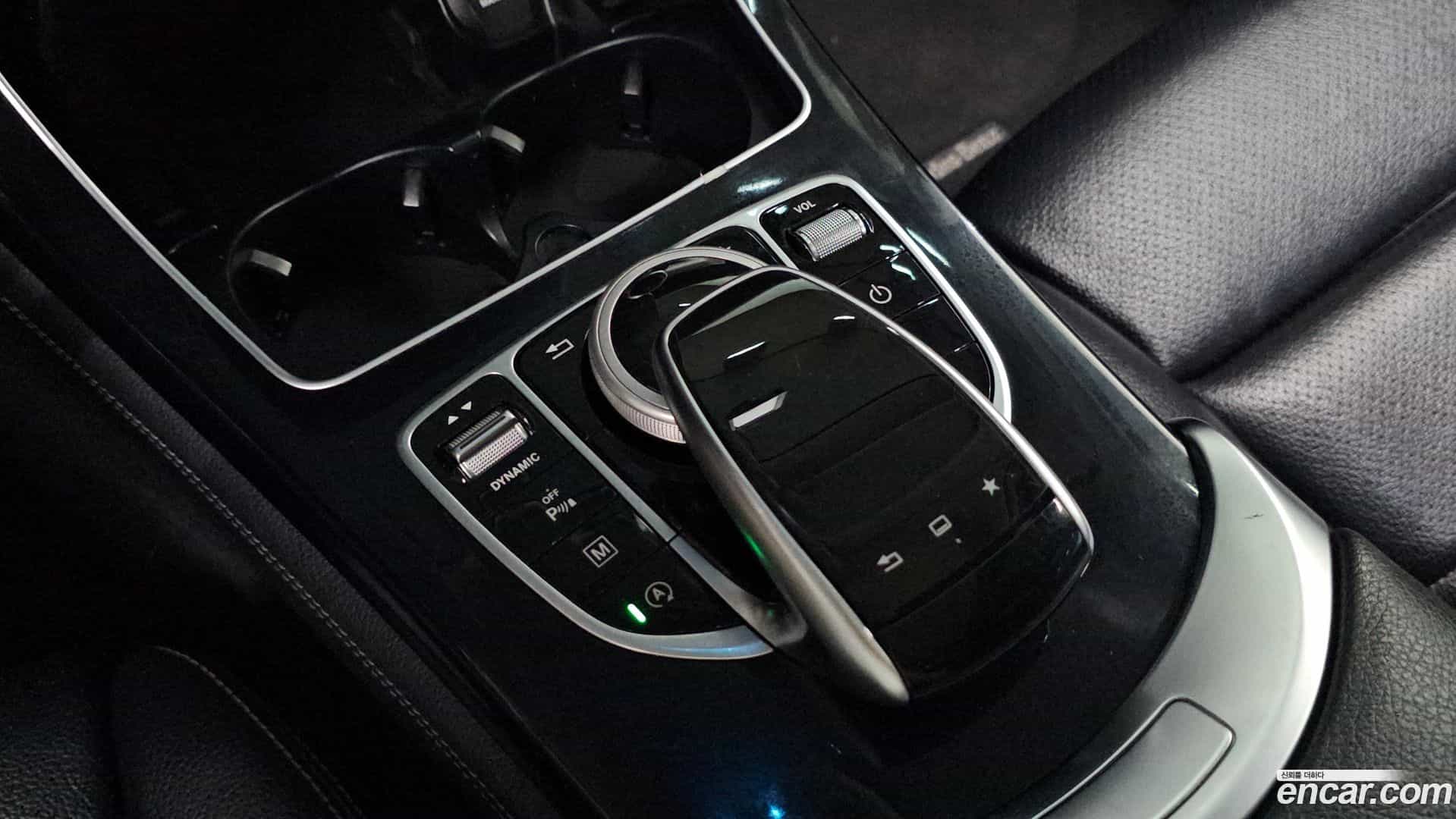 GLC-Class Mercedes-Benz 2016.6-OPTION-044