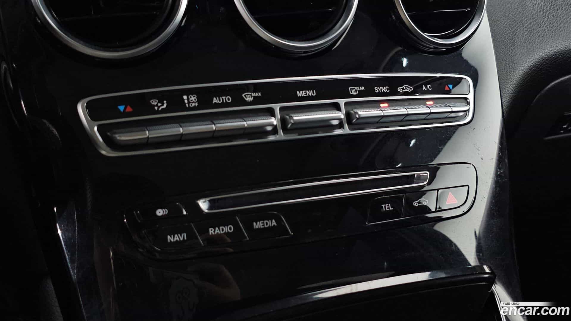 GLC-Class Mercedes-Benz 2016.6-OPTION-046