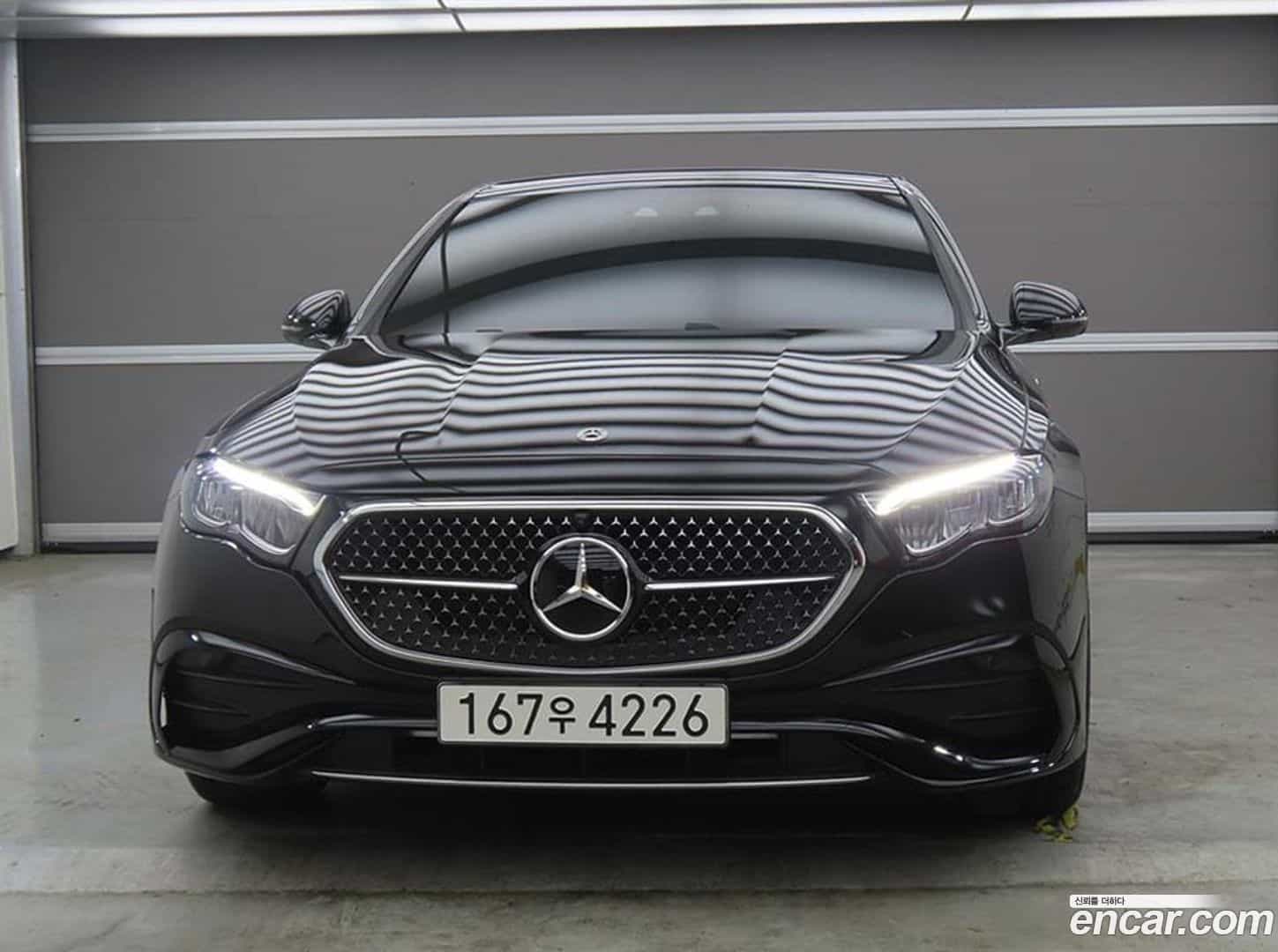 E-Class Mercedes-Benz 2025.9-OUTER-002