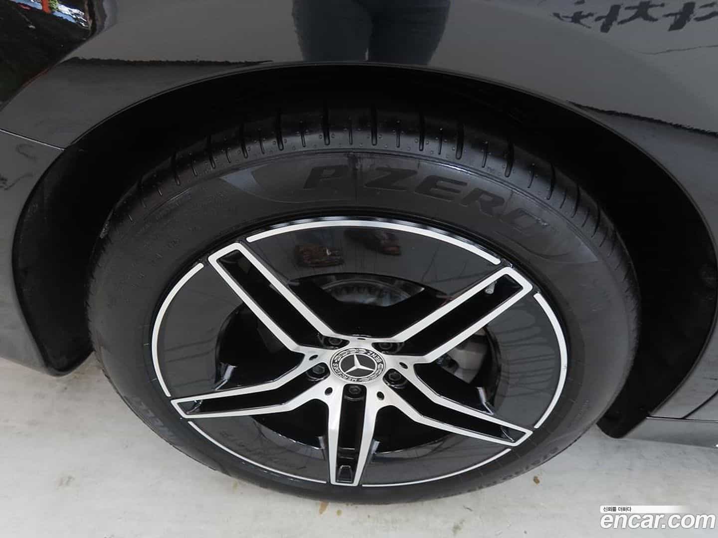 E-Class Mercedes-Benz 2025.9-OPTION-024
