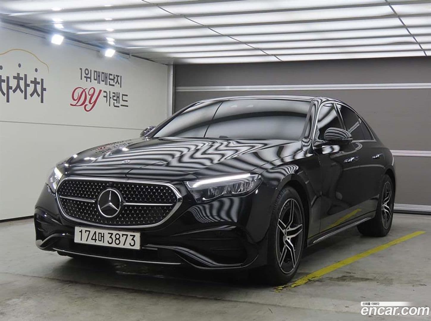 Main__Slider__Photo:E-Class Mercedes-Benz 2025.9-0