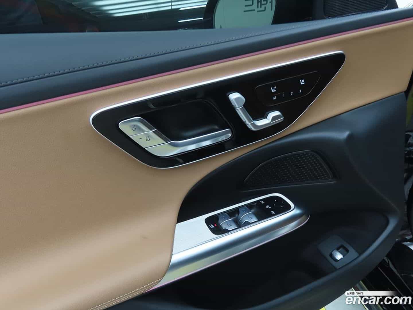 E-Class Mercedes-Benz 2025.9-OPTION-016