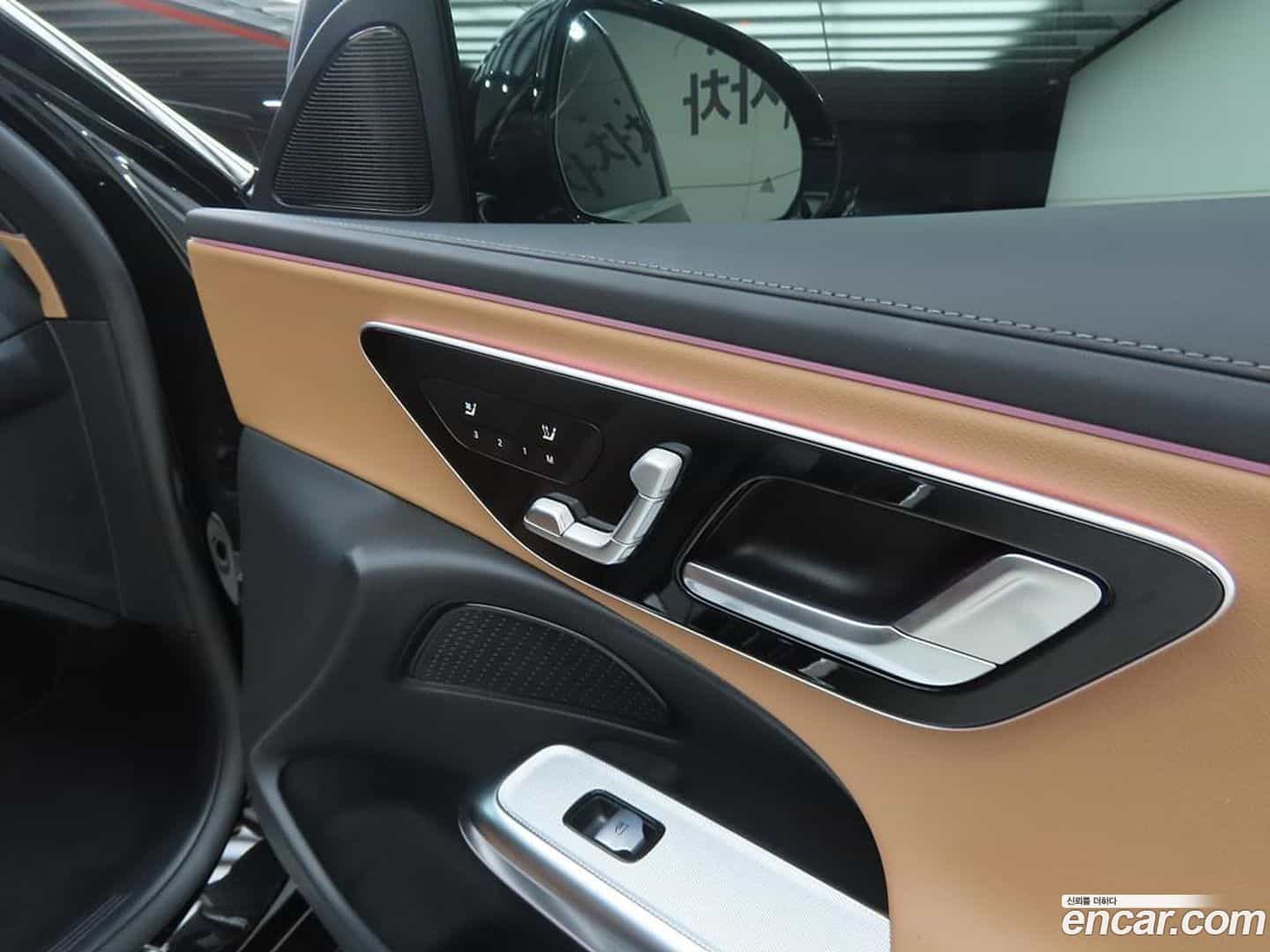 E-Class Mercedes-Benz 2025.9-OPTION-018