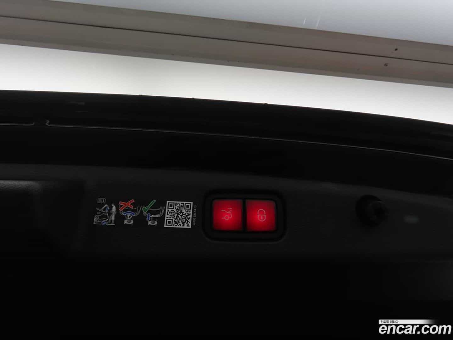 E-Class Mercedes-Benz 2025.9-OPTION-020