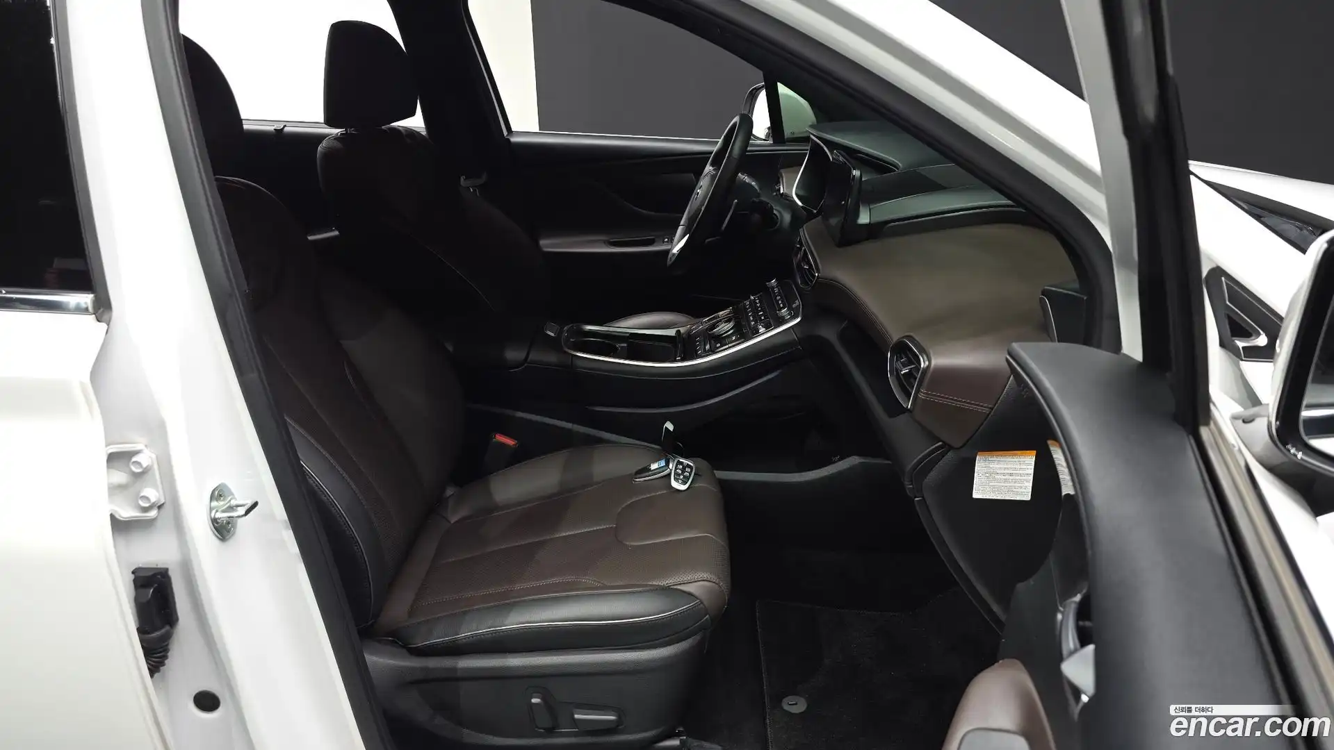 Santafe Hyundai 2022.8-INNER-036