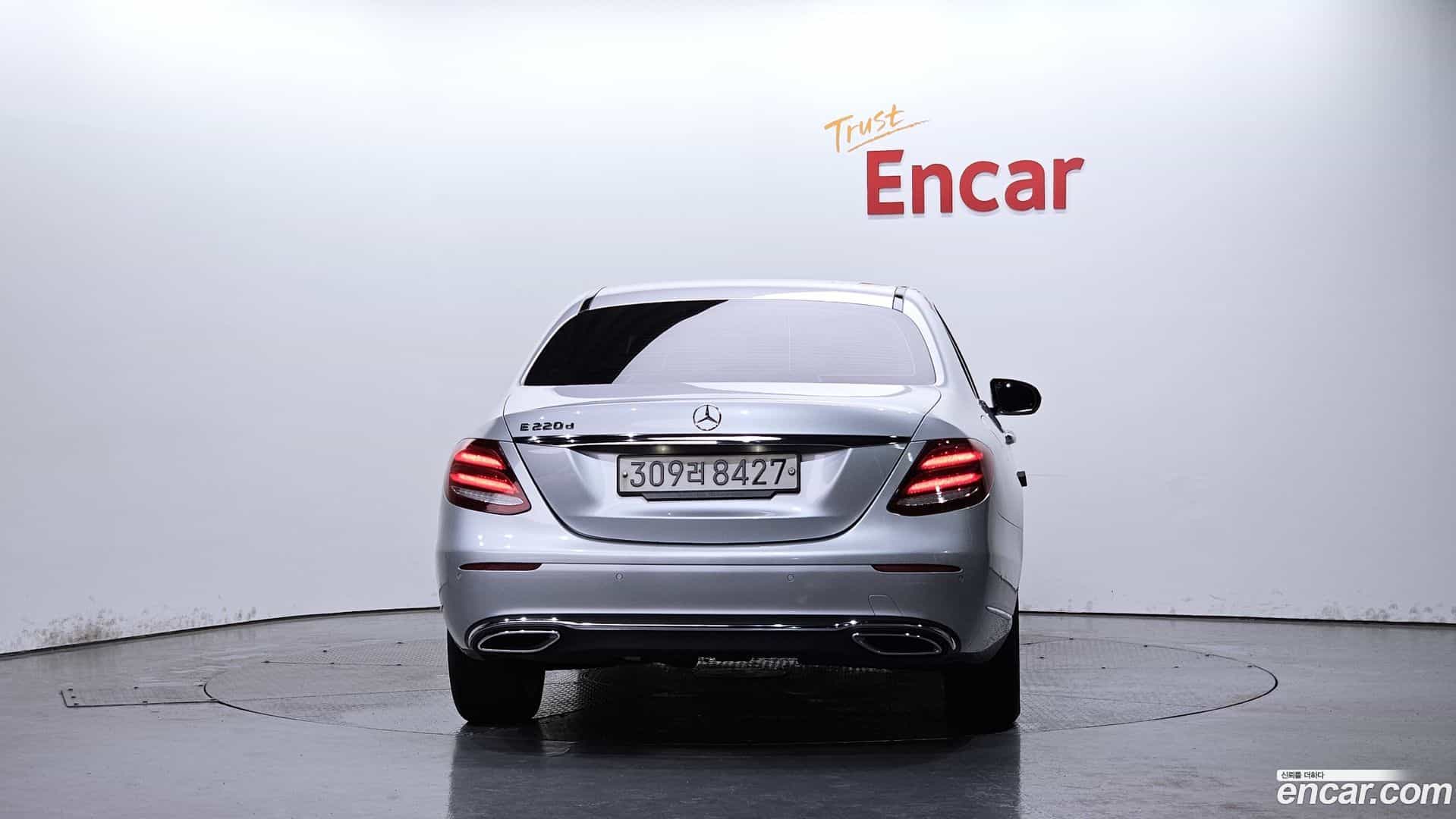 E-Class Mercedes-Benz 2017.0-OUTER-004