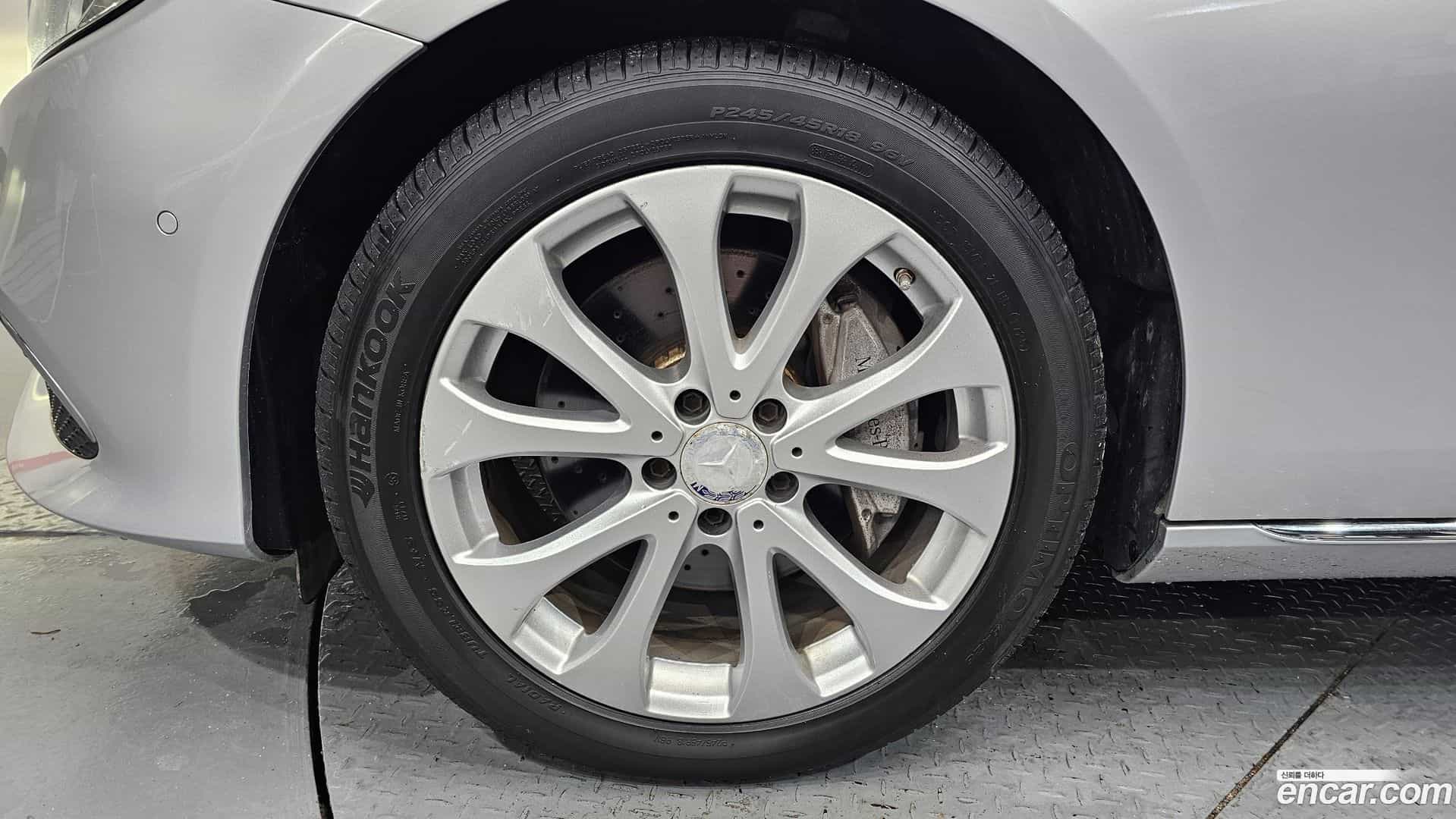 E-Class Mercedes-Benz 2017.0-OUTER-005