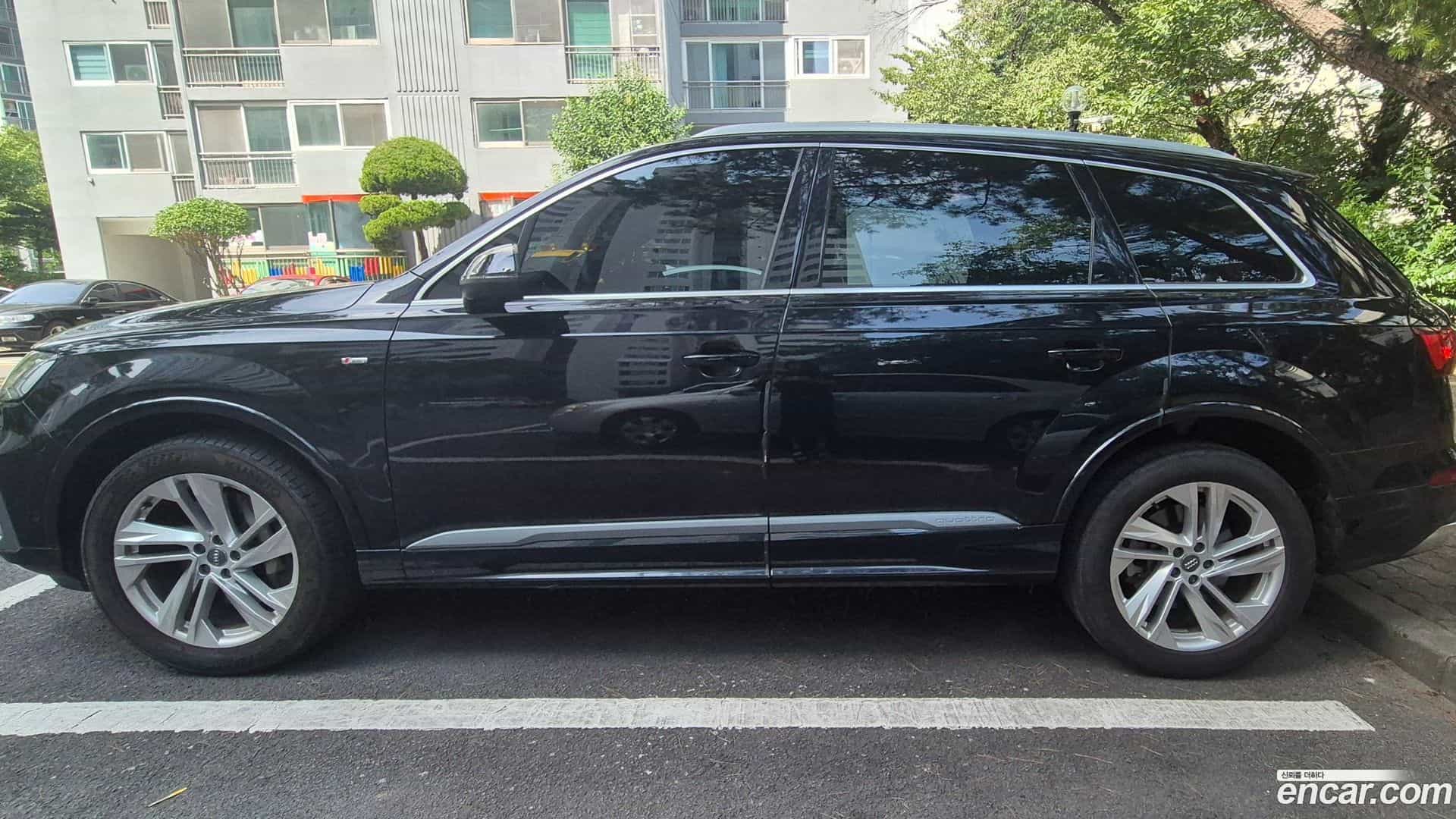 Q7 Audi 2021.2-OUTER-001