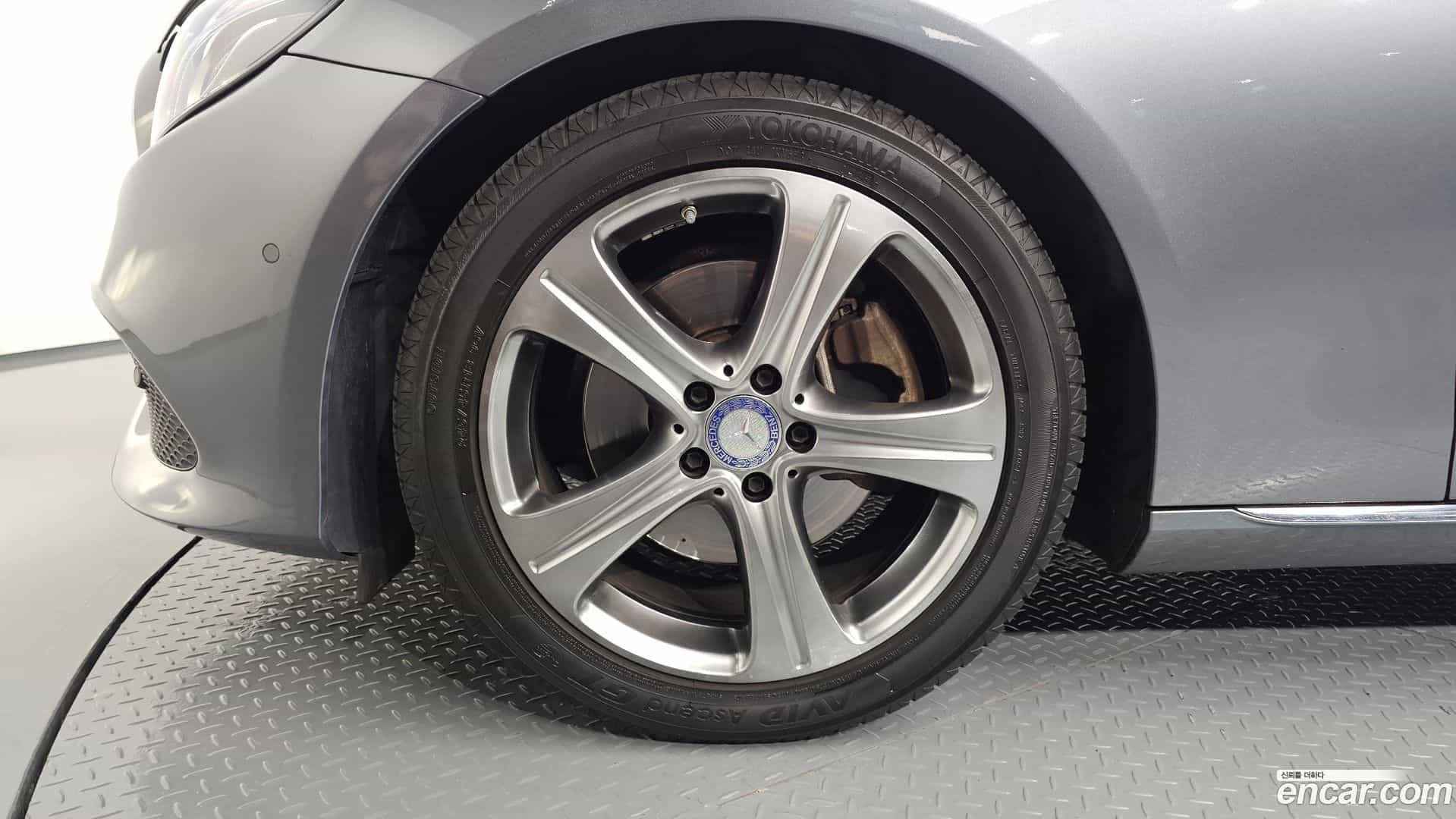 E-Class Mercedes-Benz 2017.6-OUTER-005