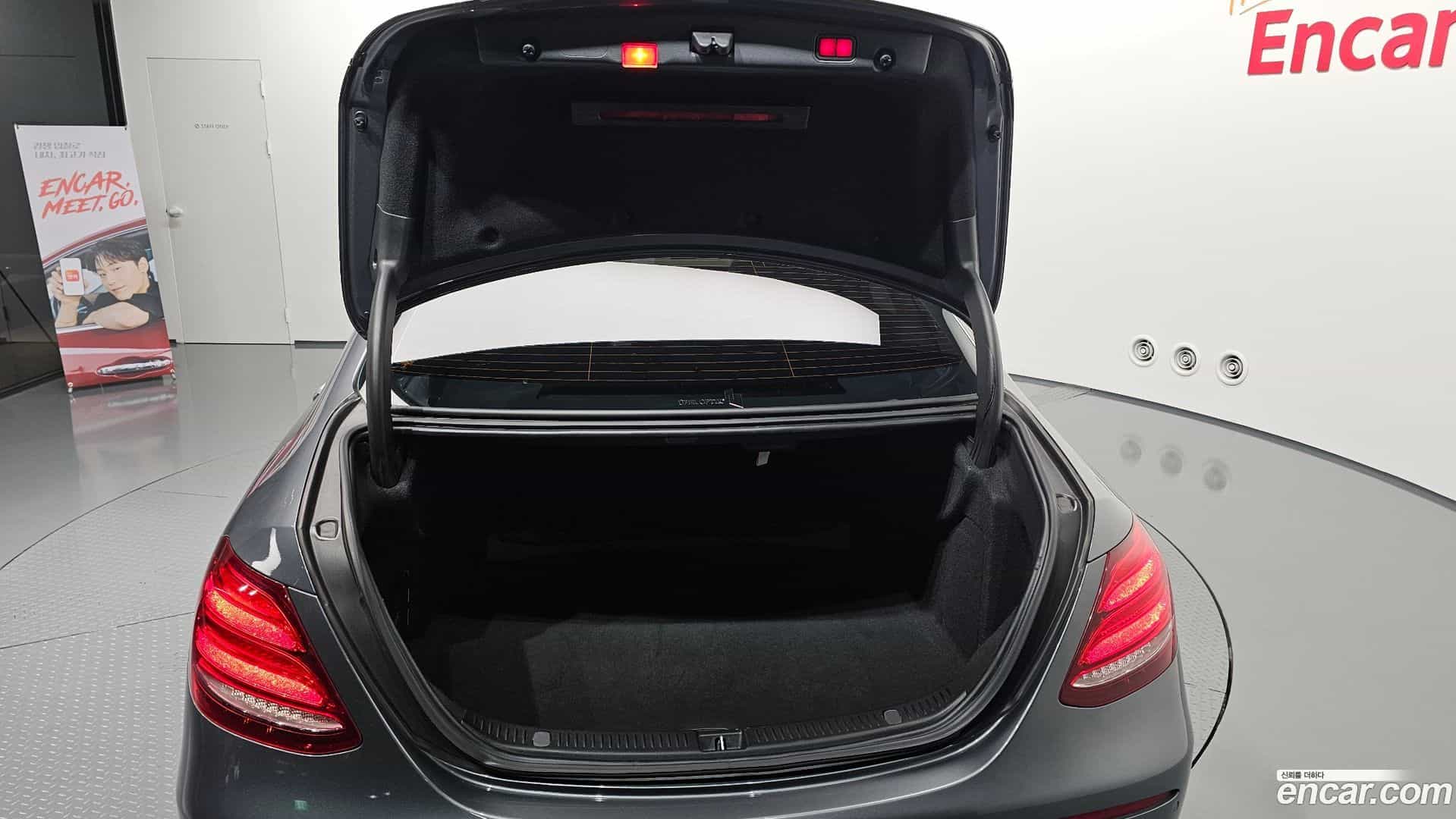 E-Class Mercedes-Benz 2017.6-OPTION-023