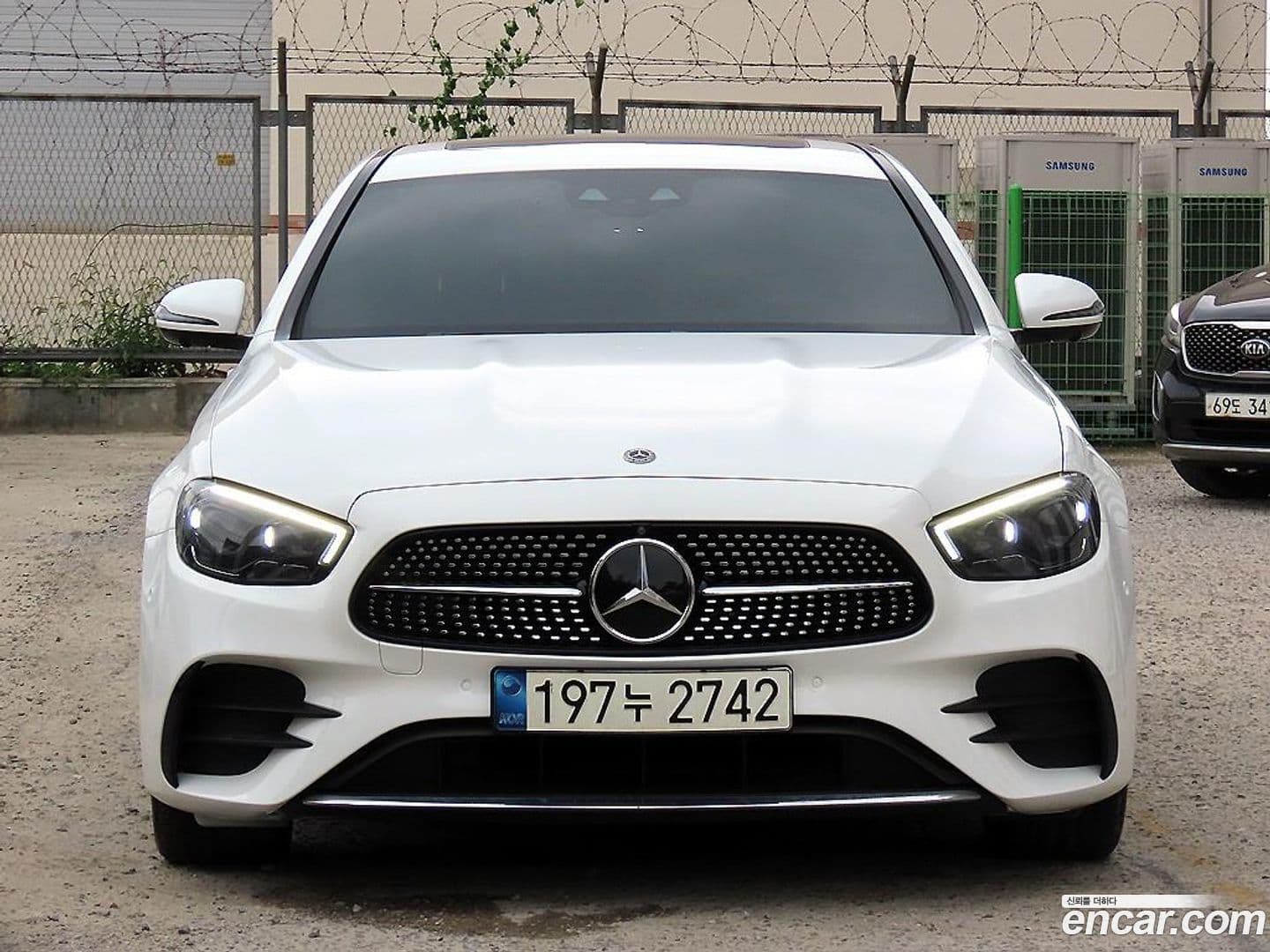 Main__Slider__Photo:E-Class Mercedes-Benz 2021.7-0