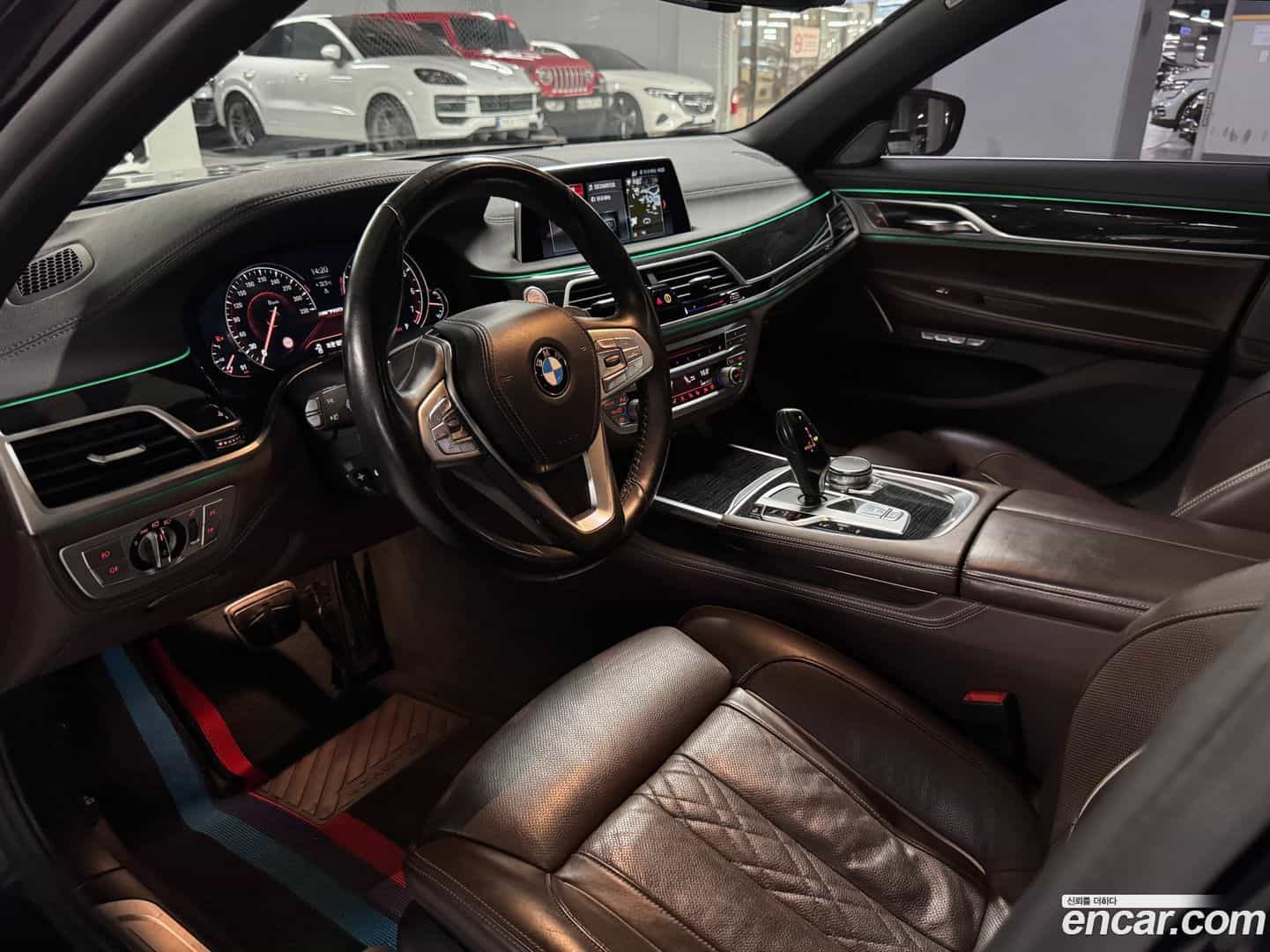 7-Series BMW 2018.1-INNER-010