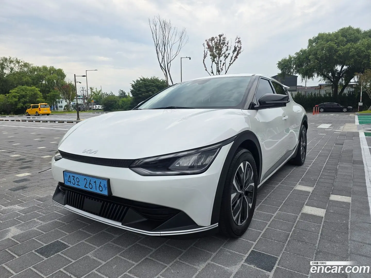Main__Slider__Photo:EV6 Kia 2022.8-0