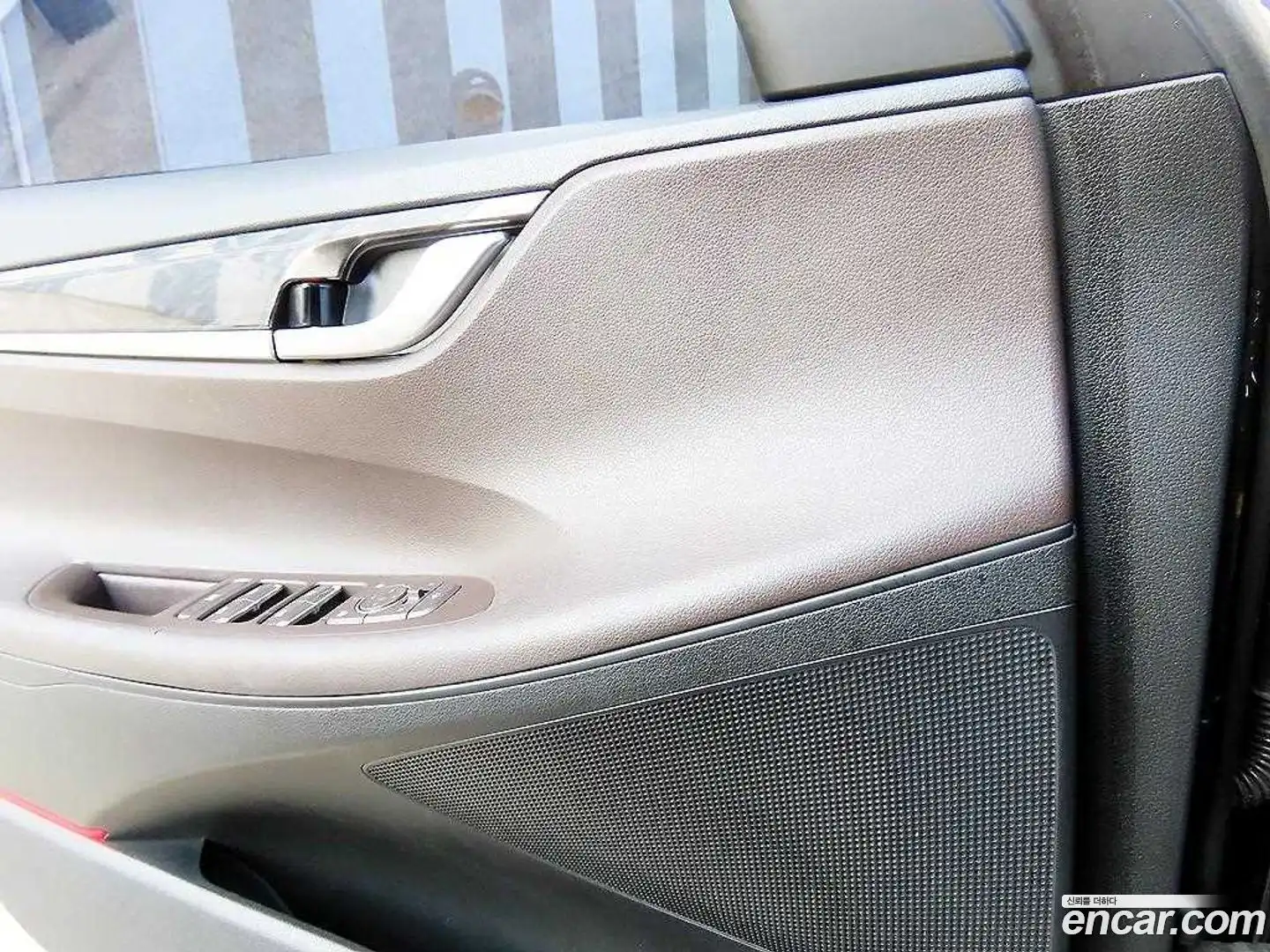 Grandeur Hyundai 2018.8-OPTION-015