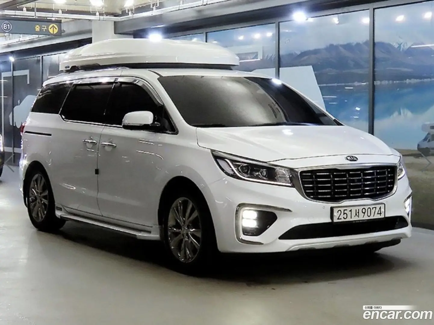 Main__Slider__Photo:Canival Kia 2019.3-0