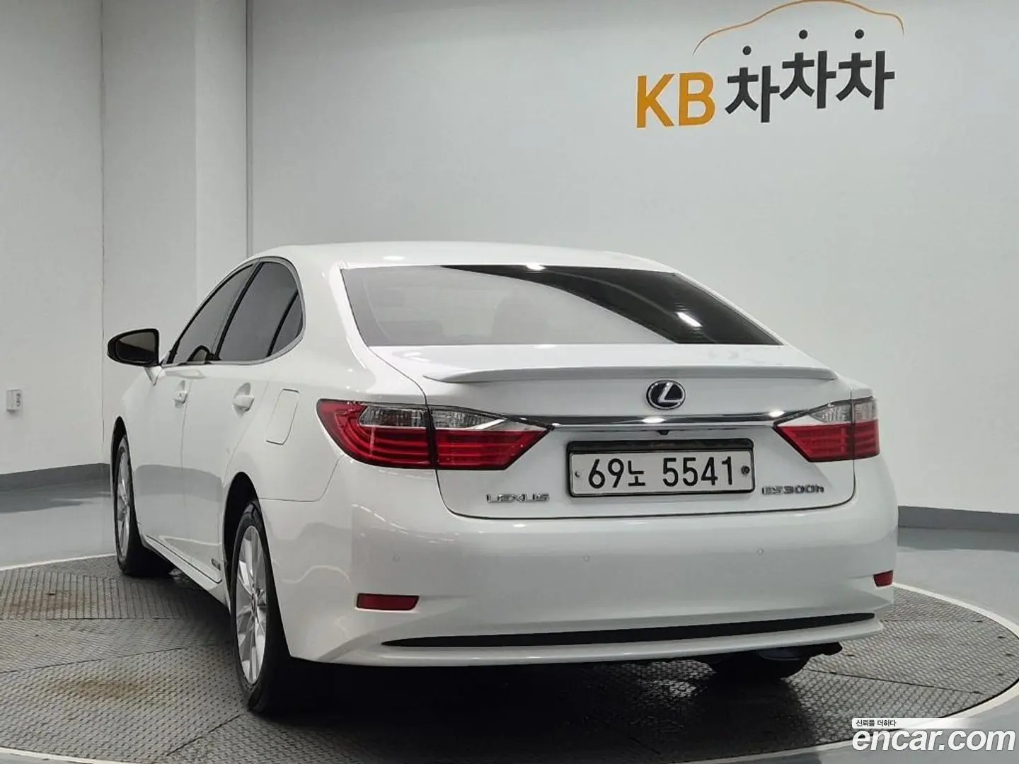 Main__Slider__Photo:ES Lexus 2013.9-1