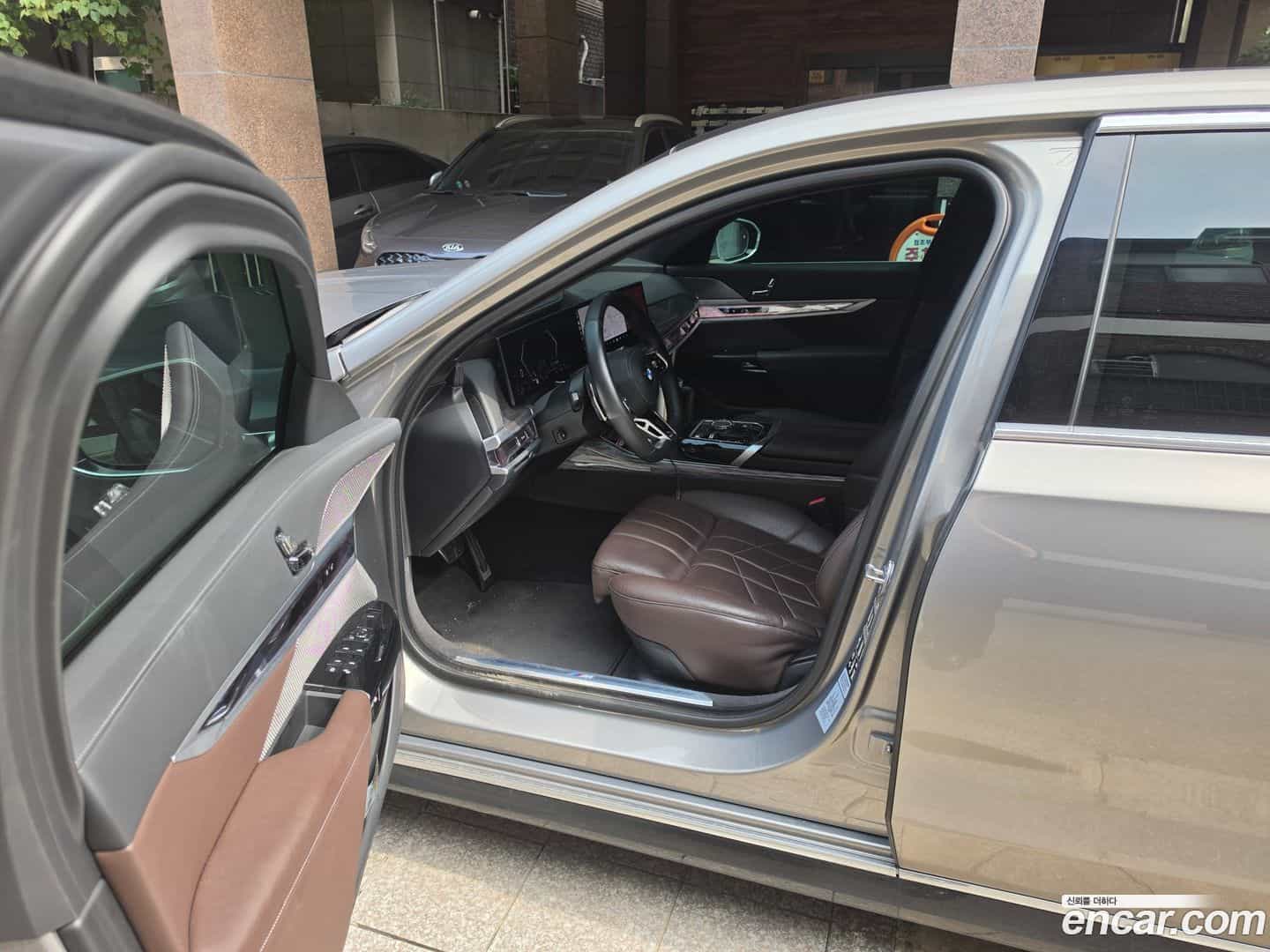 7-Series BMW 2023.5-INNER-009
