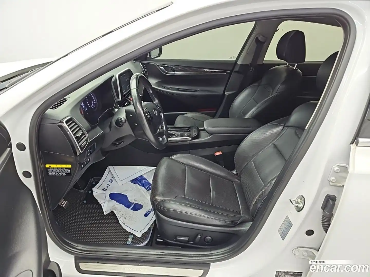 Grandeur Hyundai 2017.5-OPTION-015