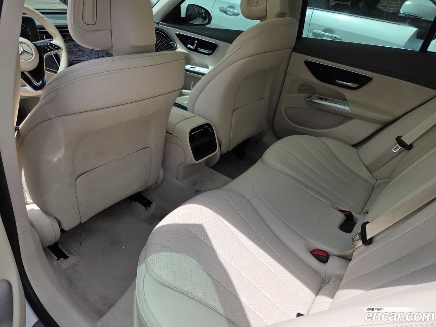 E-Class Mercedes-Benz 2024.9-INNER-007