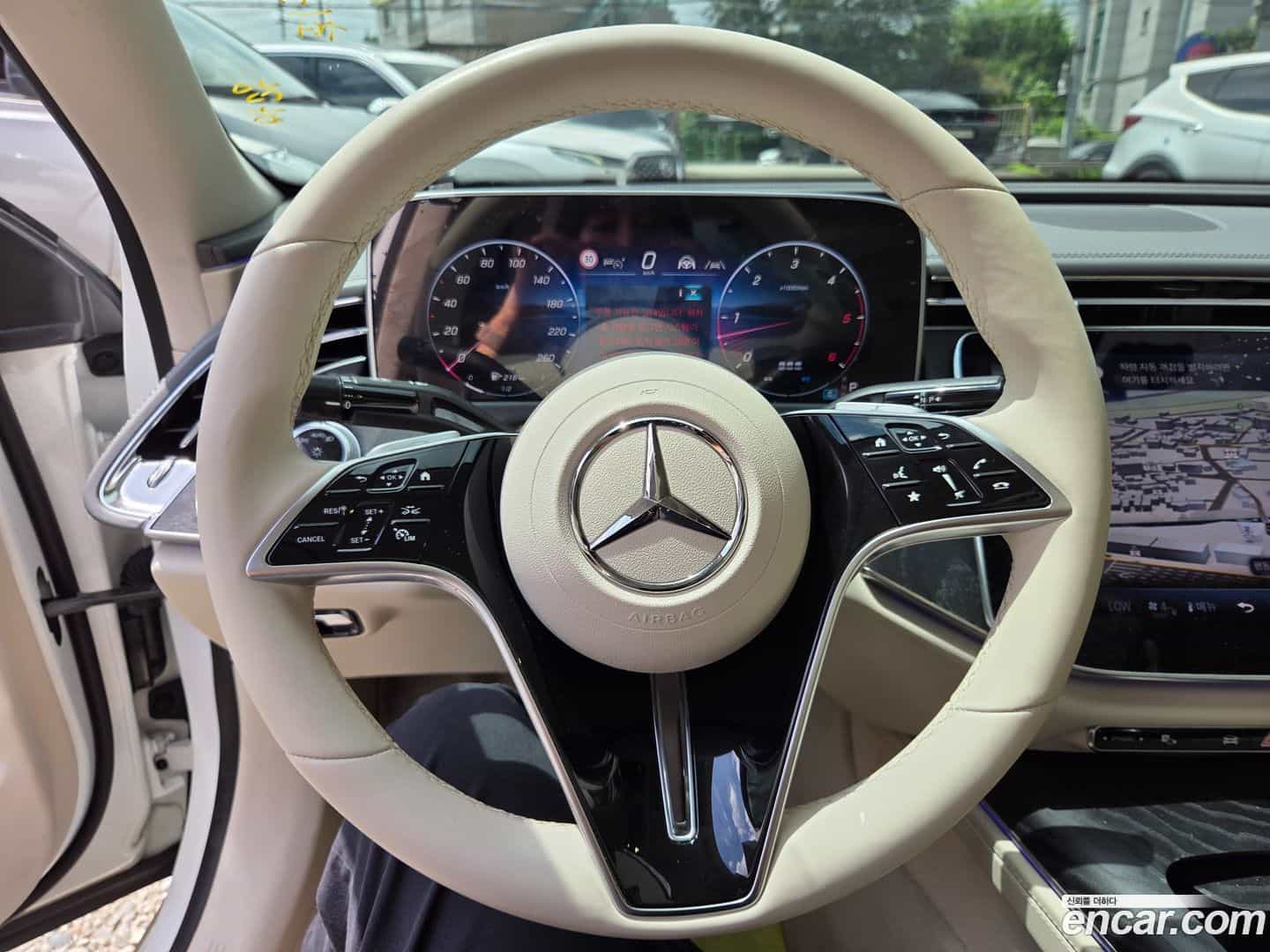 E-Class Mercedes-Benz 2024.9-INNER-008
