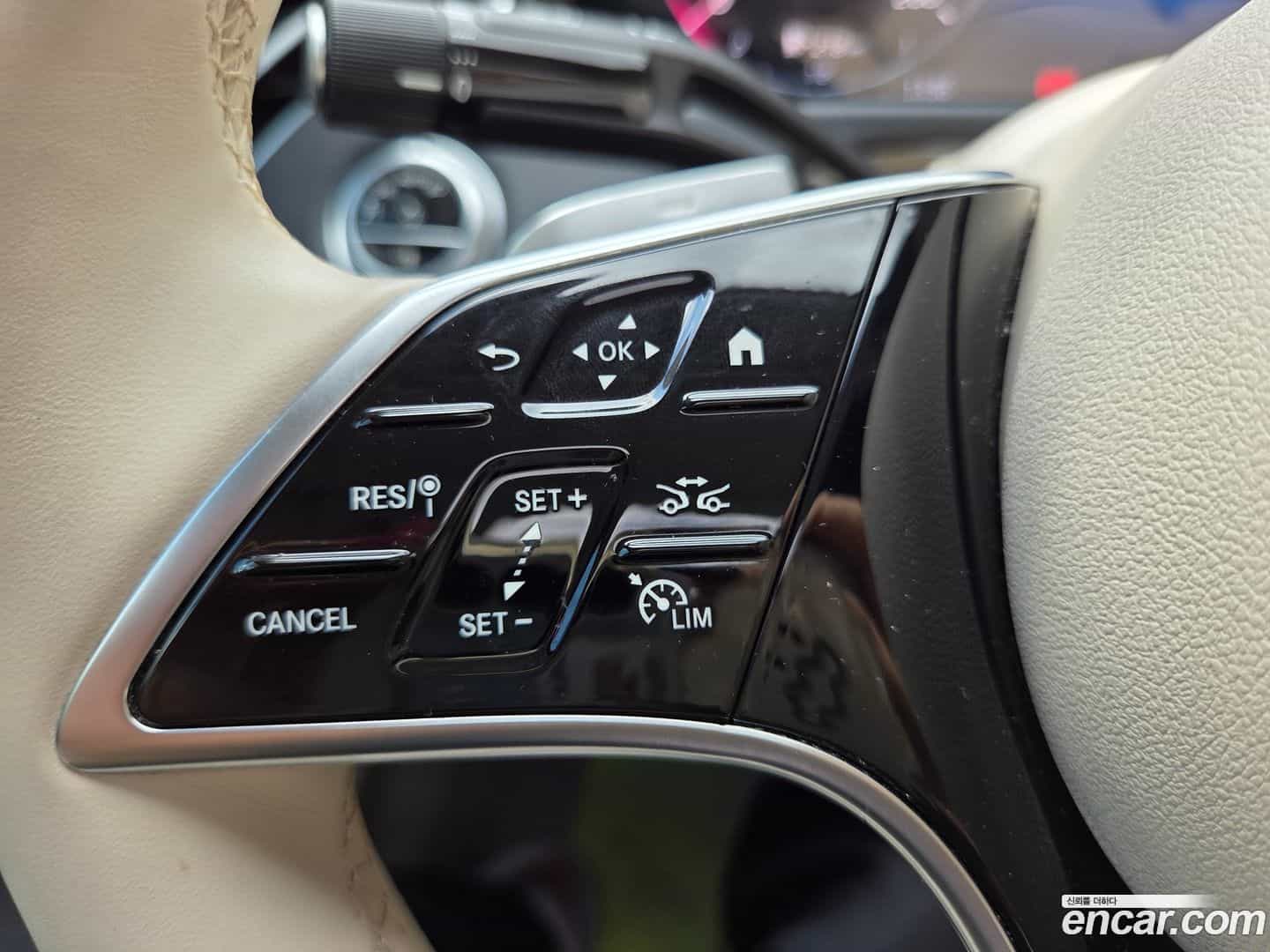 E-Class Mercedes-Benz 2024.9-OPTION-018