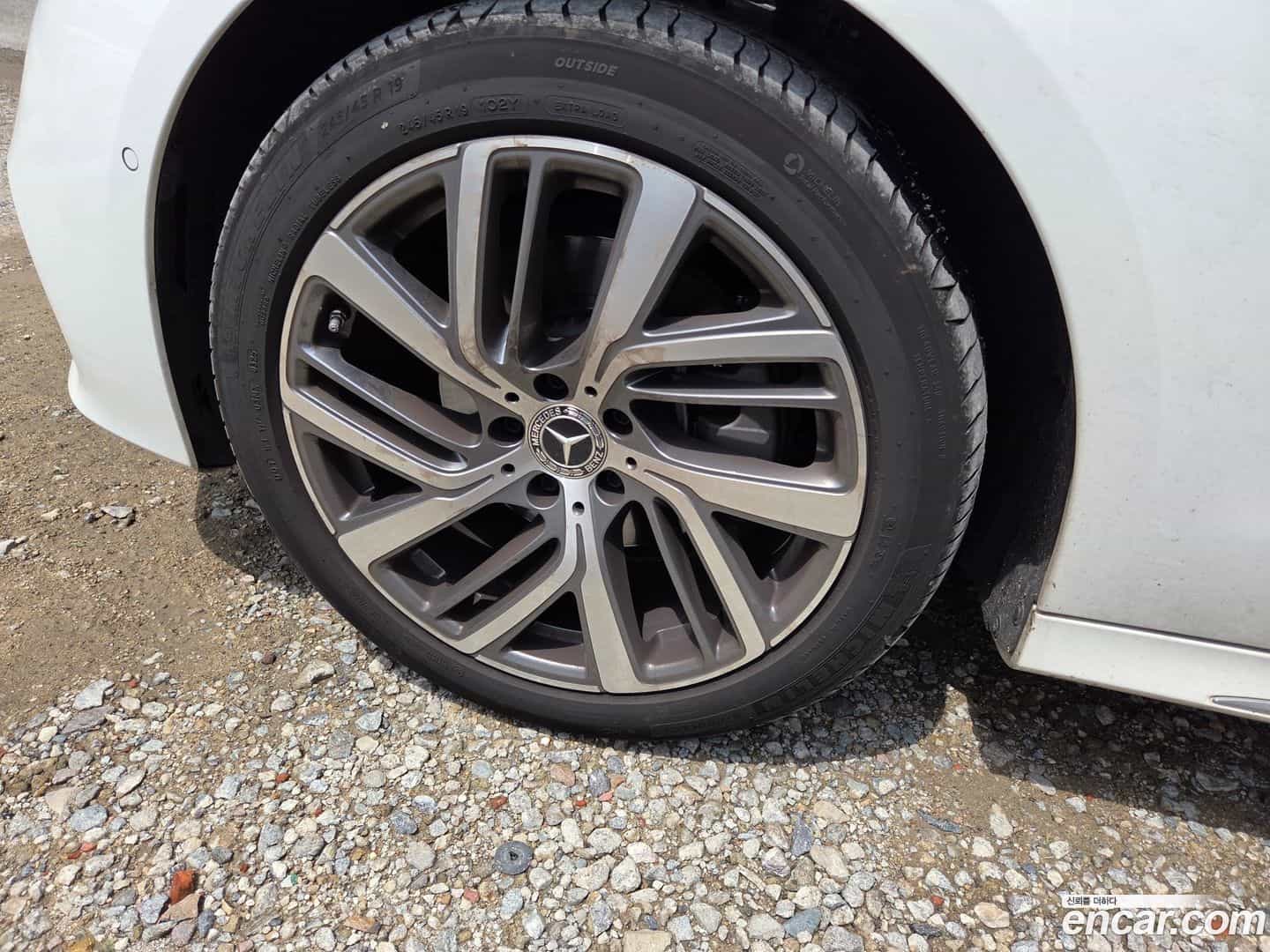 E-Class Mercedes-Benz 2024.9-OPTION-021