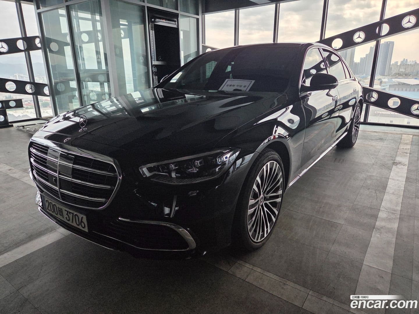 Main__Slider__Photo:S-Class Mercedes-Benz 2022.7-0