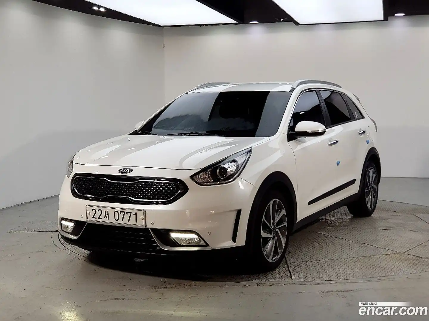 Niro Kia 2016.5-OUTER-001