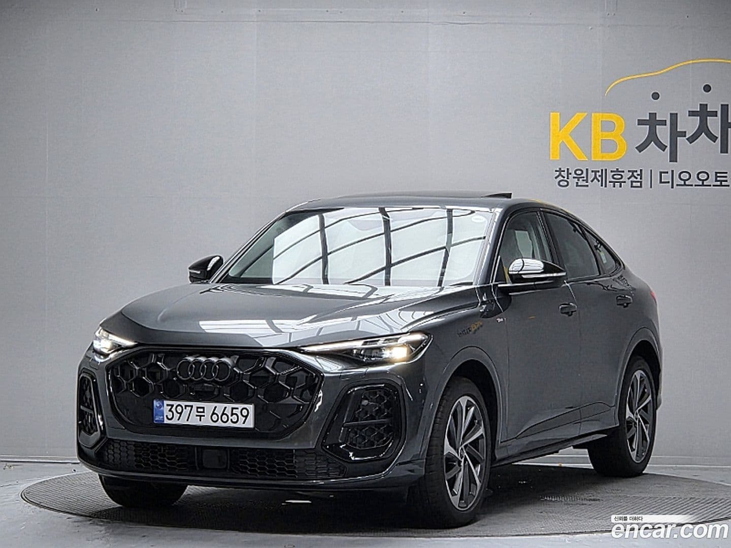 Main__Slider__Photo:Q5 Audi 2025.11-0