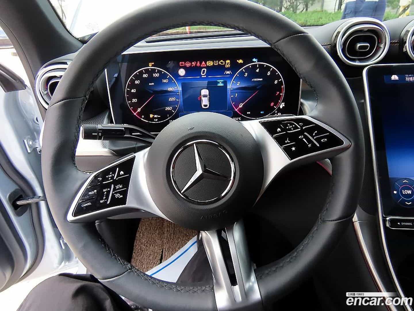 GLC-Class Mercedes-Benz 2025.3-OPTION-016