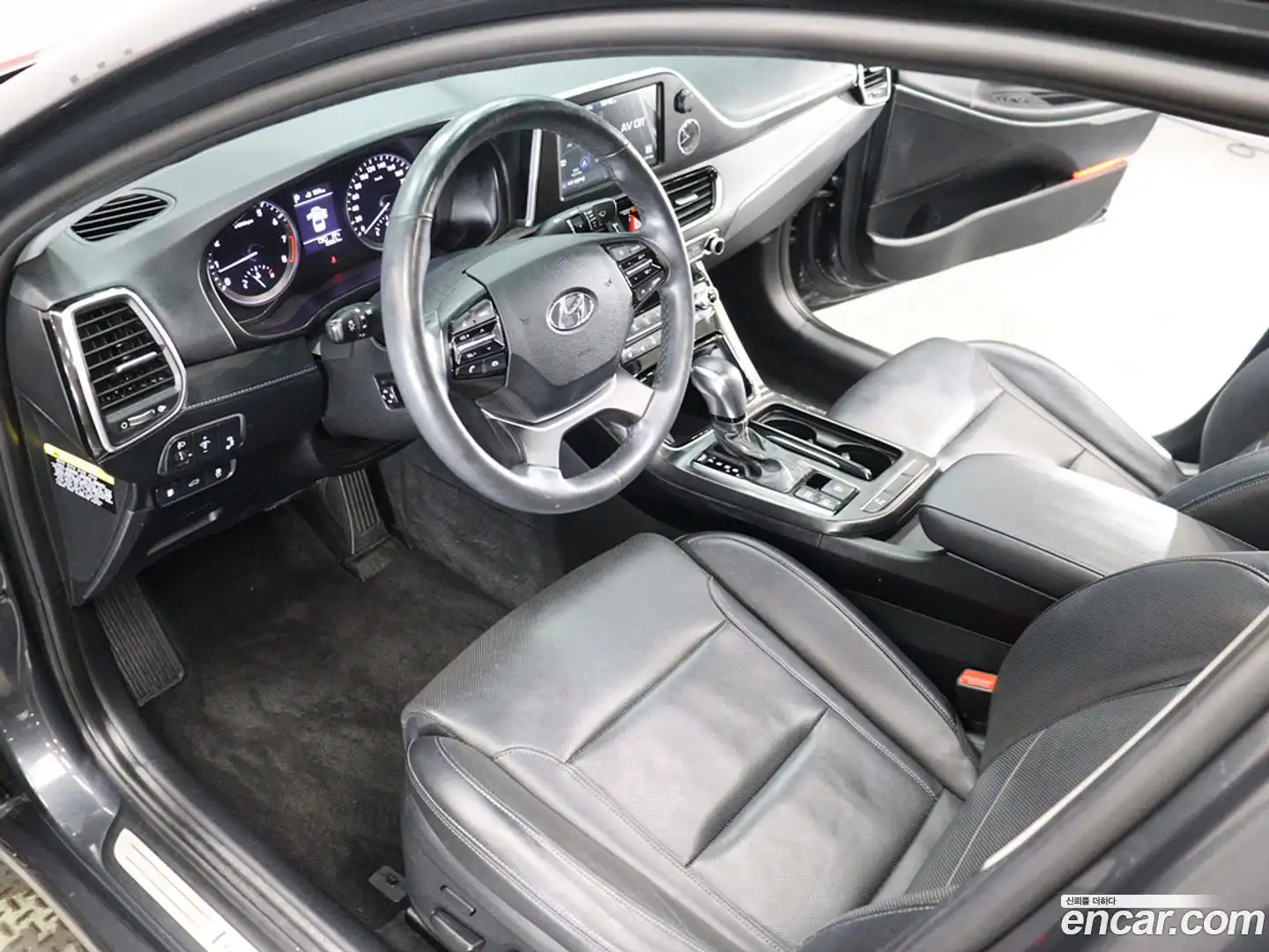 Grandeur Hyundai 2017.2-OPTION-015