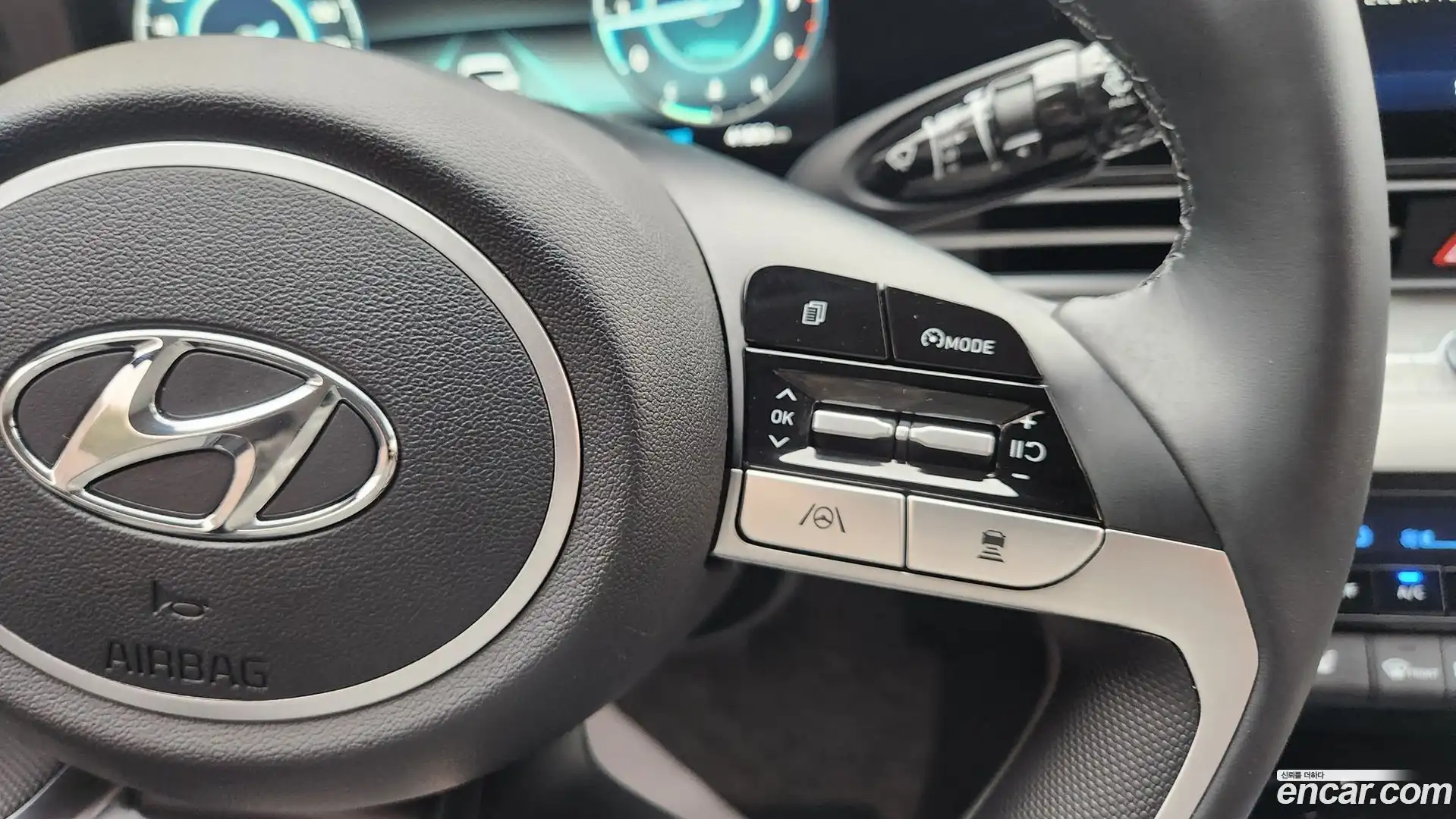 AVANTE Hyundai 2021.10-OPTION-015