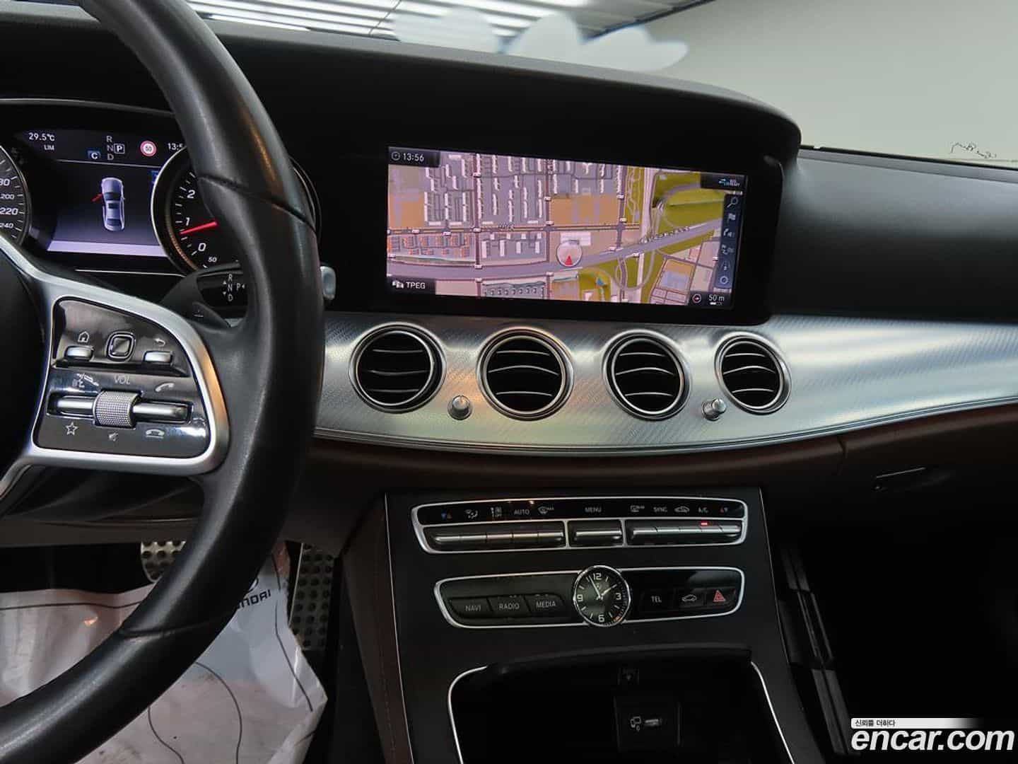 E-Class Mercedes-Benz 2019.11-INNER-009