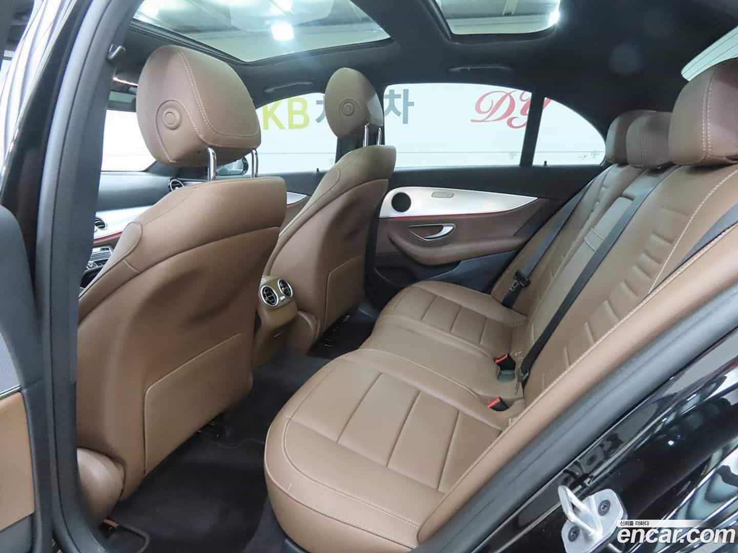 E-Class Mercedes-Benz 2019.11-OPTION-015