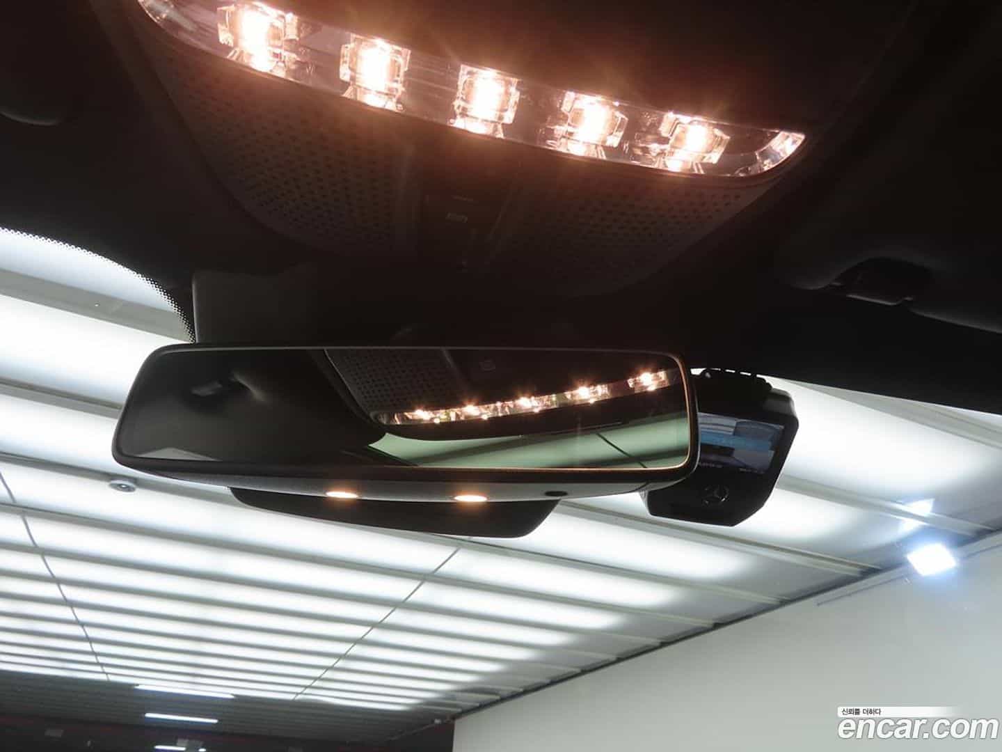 E-Class Mercedes-Benz 2019.11-OPTION-020