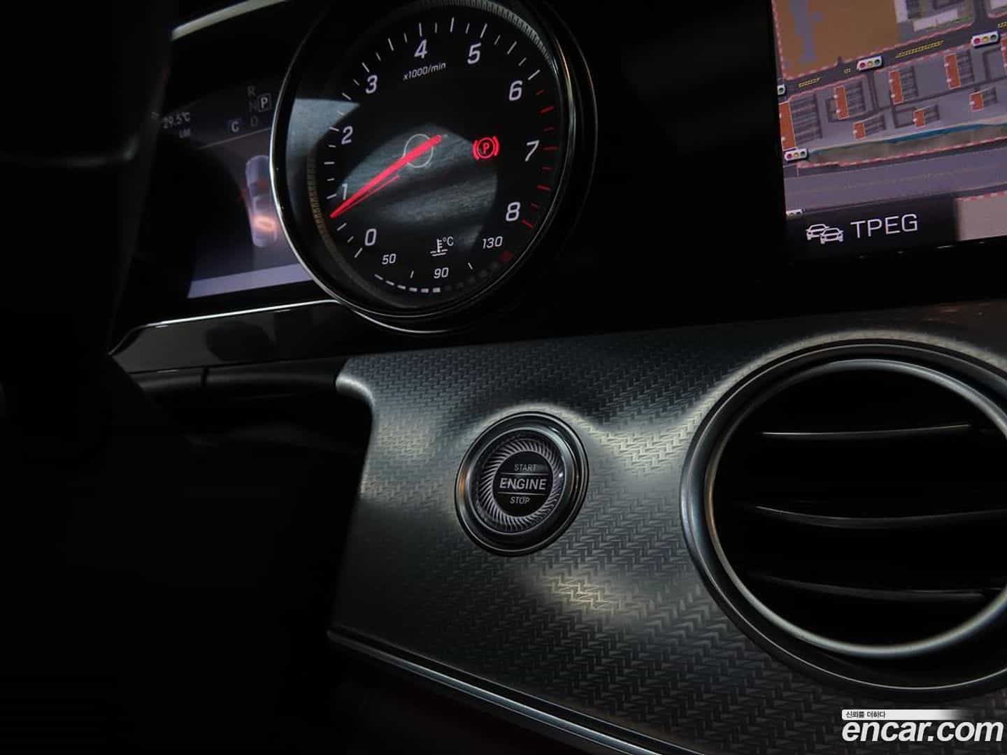 E-Class Mercedes-Benz 2019.11-OPTION-022