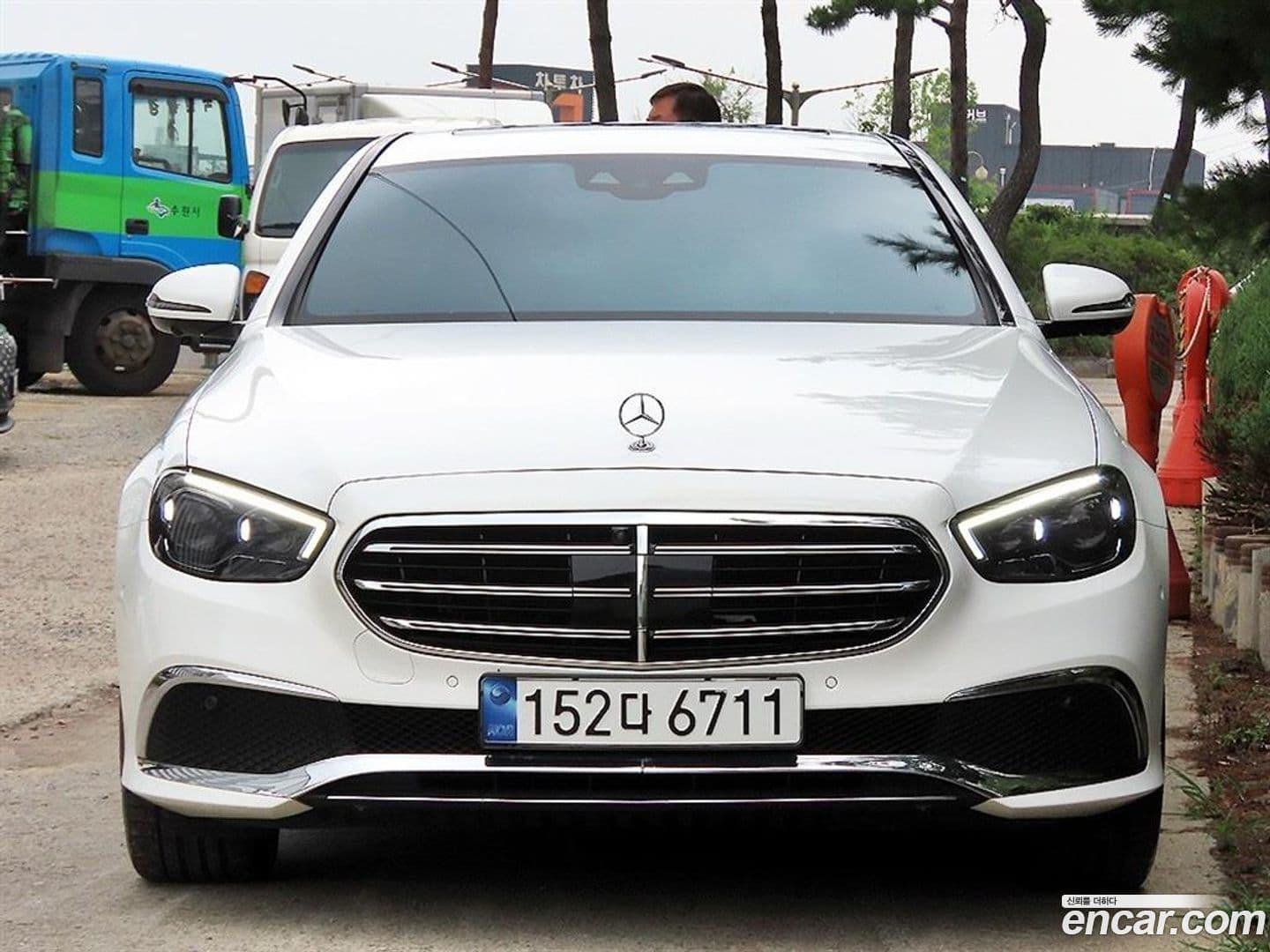 Main__Slider__Photo:E-Class Mercedes-Benz 2023.8-0