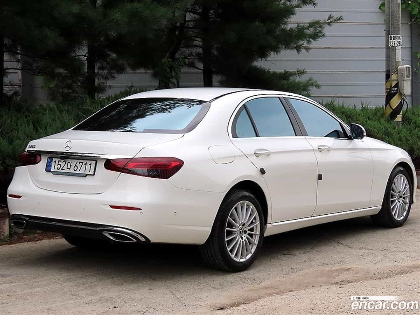E-Class Mercedes-Benz 2023.8-OUTER-003