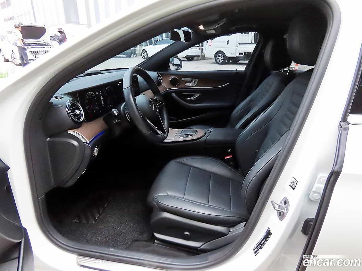 E-Class Mercedes-Benz 2023.8-OUTER-005