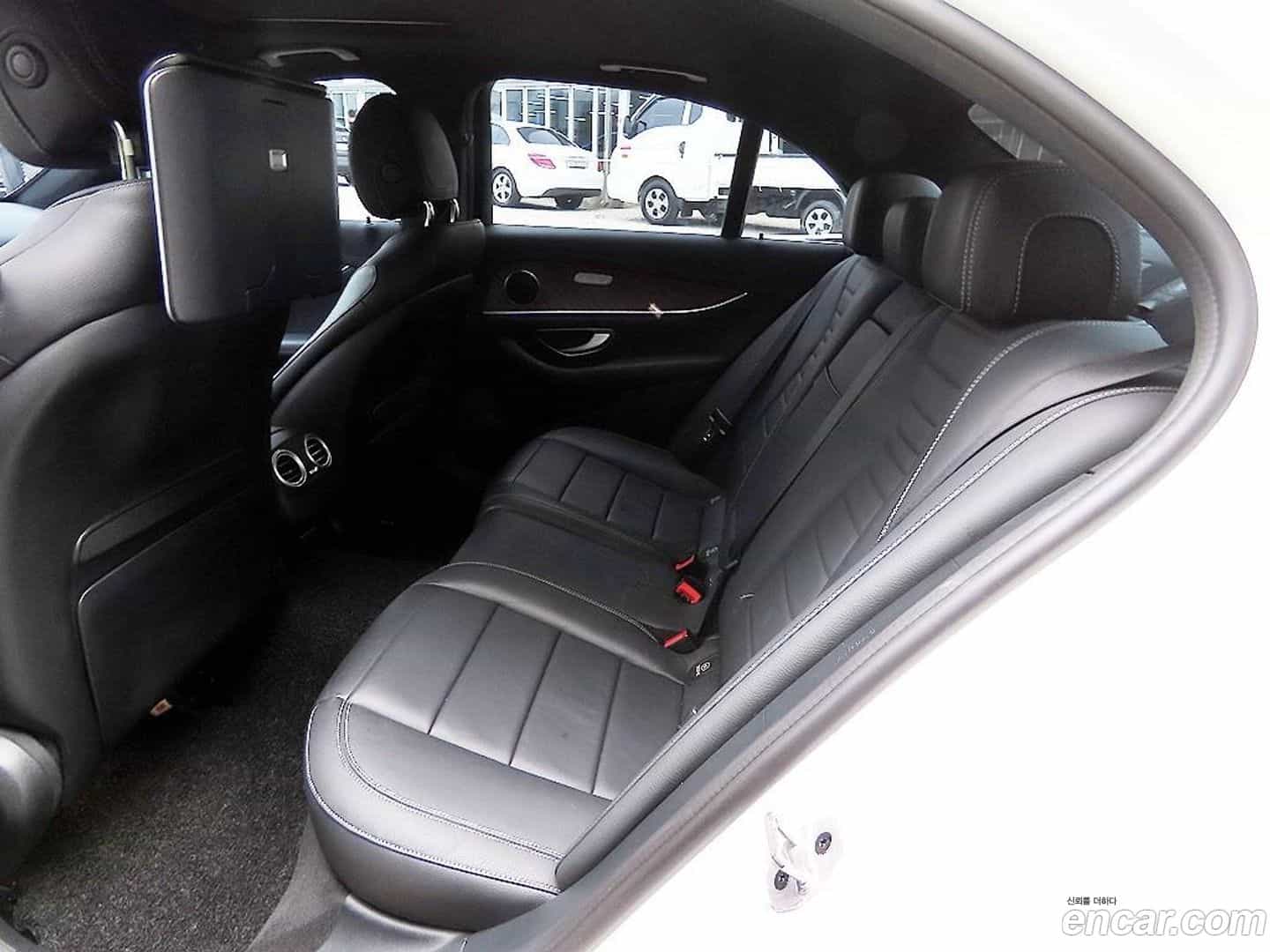 E-Class Mercedes-Benz 2023.8-OUTER-006