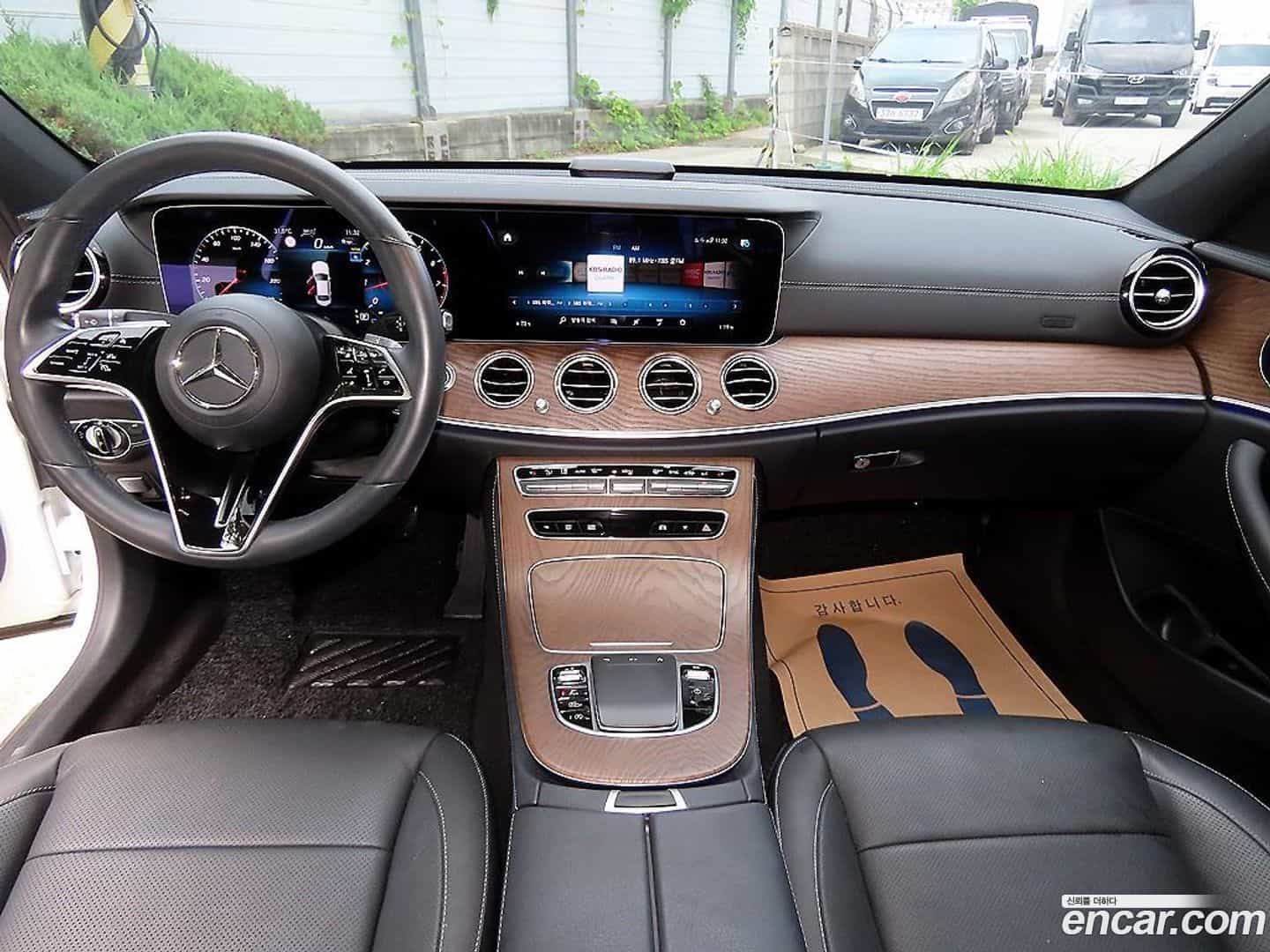 E-Class Mercedes-Benz 2023.8-INNER-007