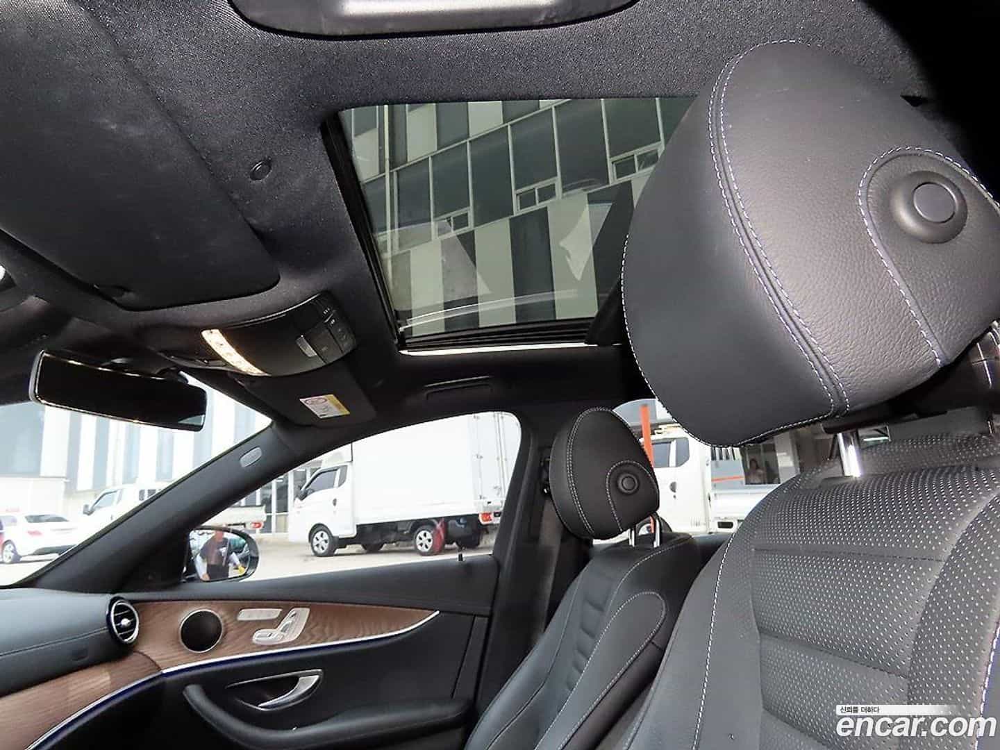 E-Class Mercedes-Benz 2023.8-OPTION-021