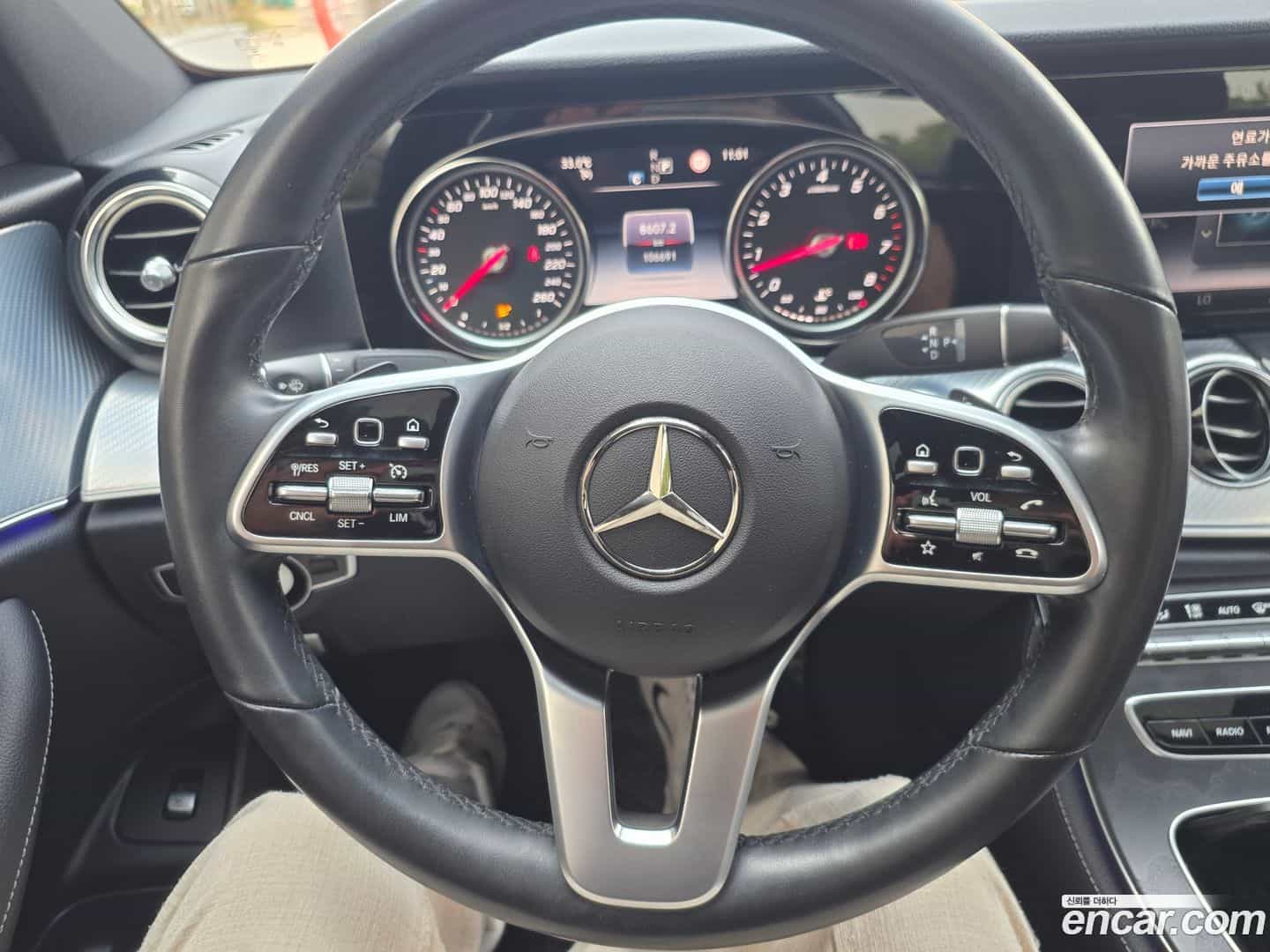 E-Class Mercedes-Benz 2020.8-OPTION-018
