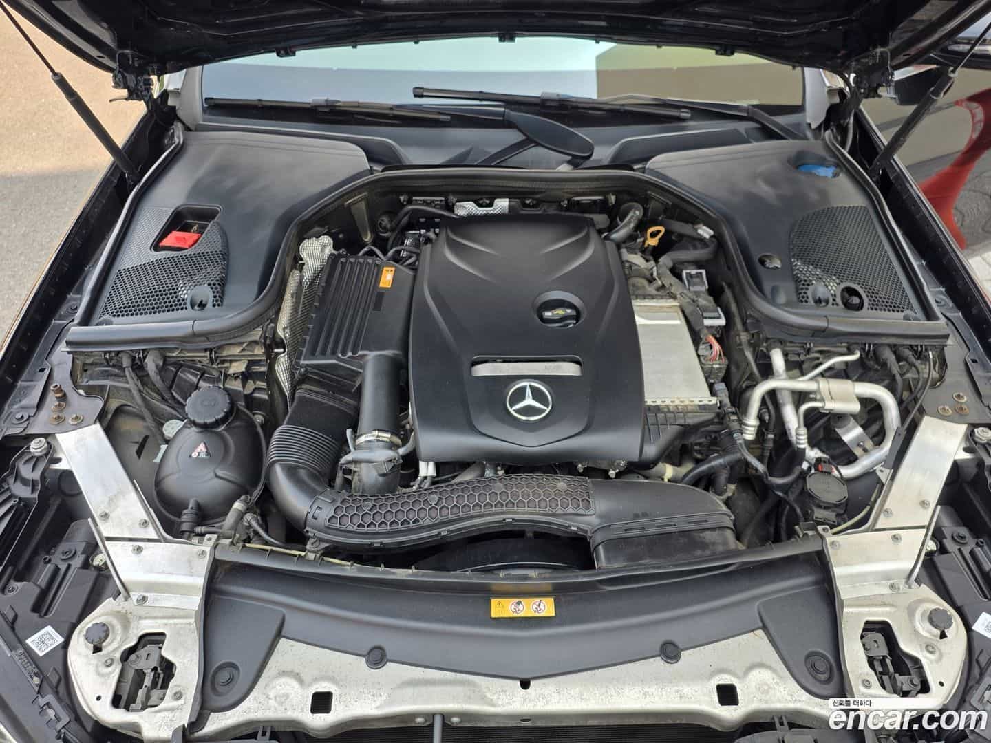 E-Class Mercedes-Benz 2020.8-OPTION-021