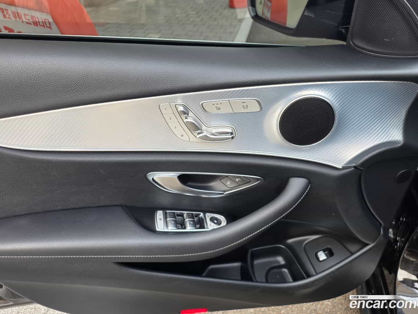 E-Class Mercedes-Benz 2020.8-OPTION-023
